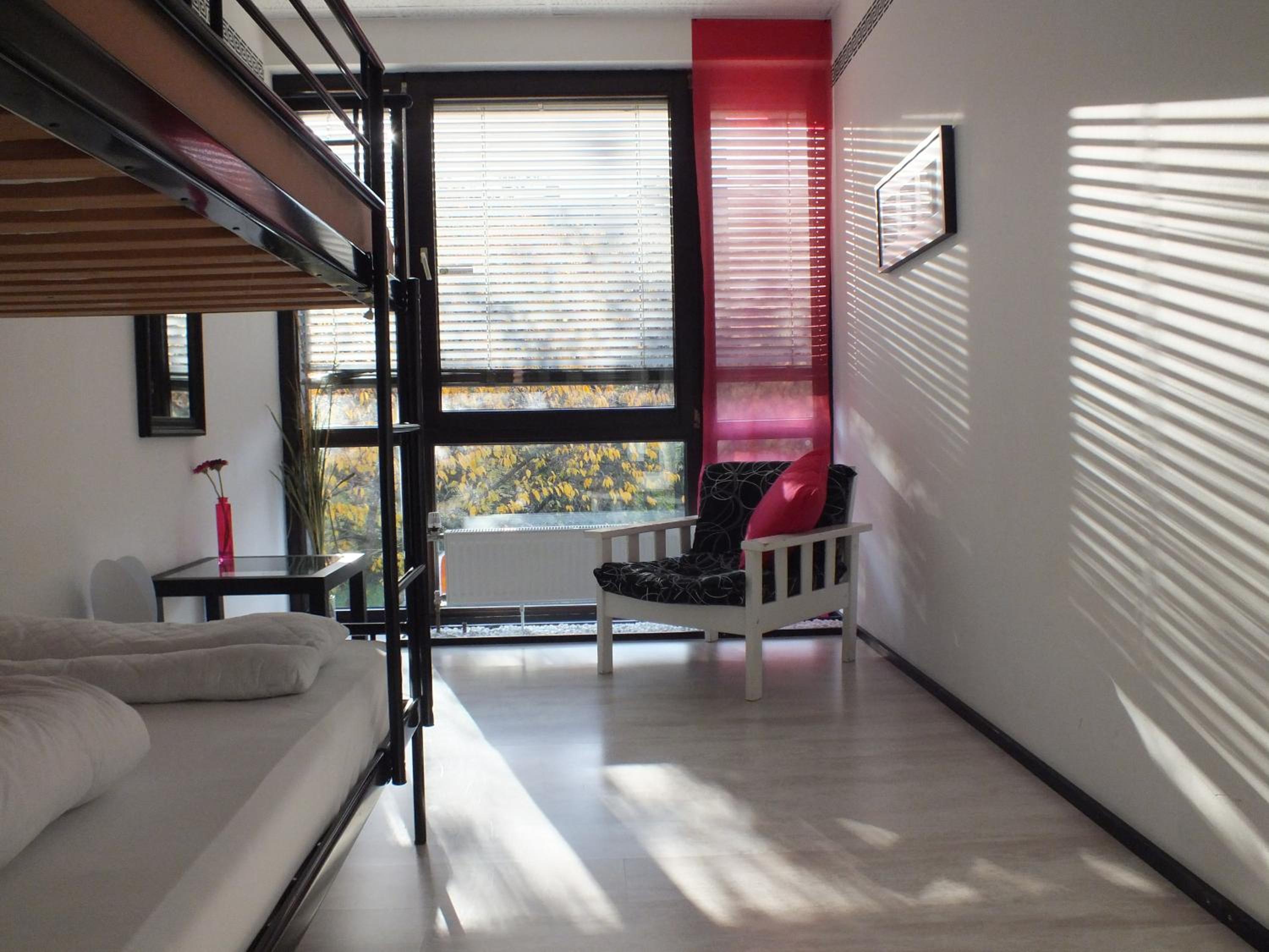 Max Hostel