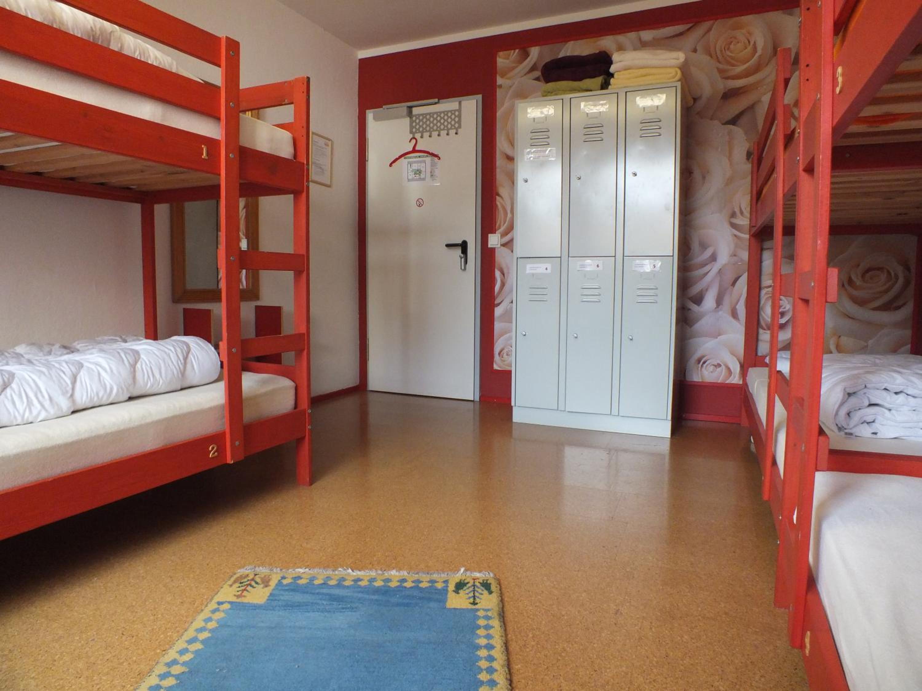 Max Hostel