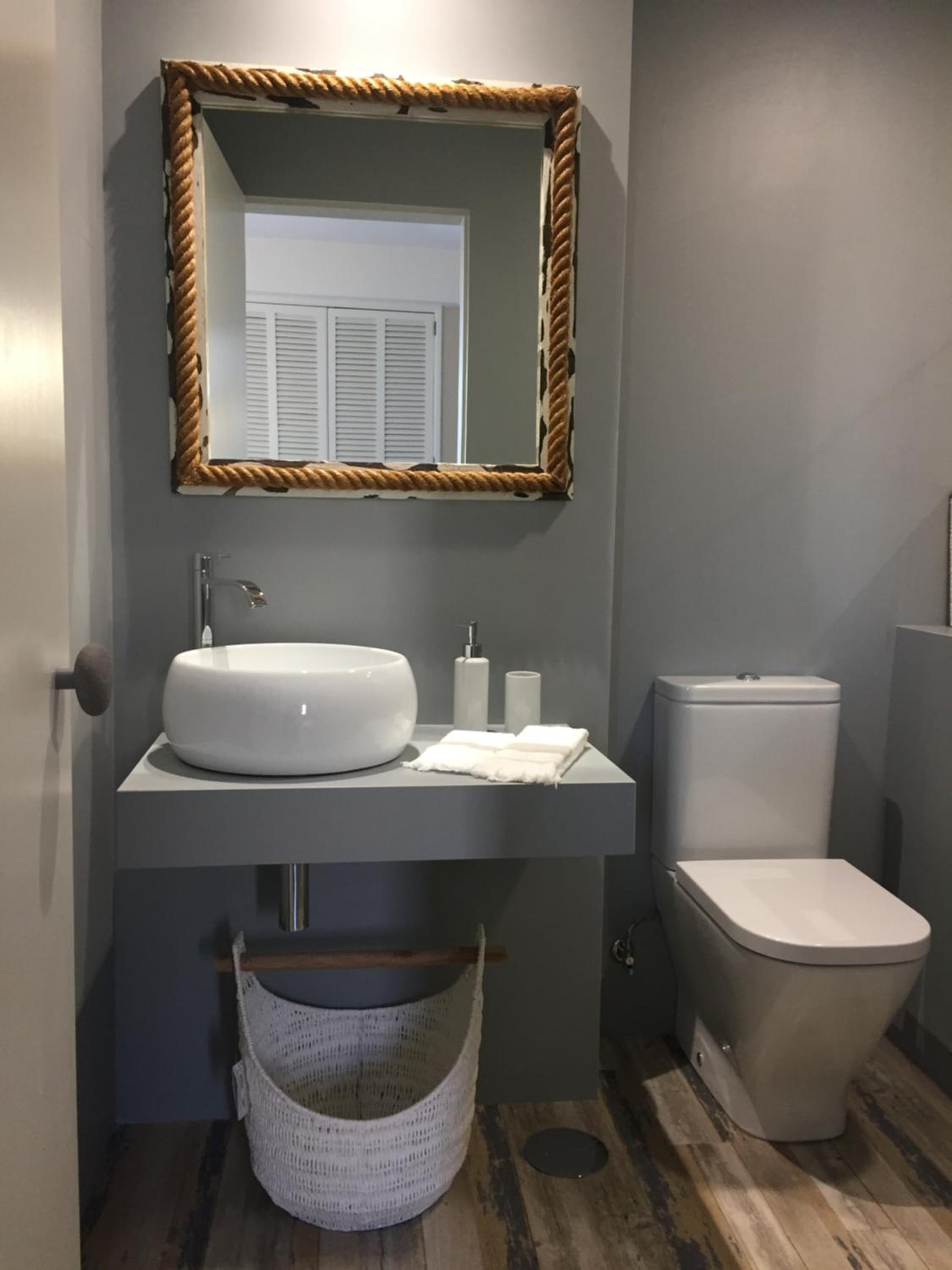 Apartamentos do Mar en Funchal — bathroom