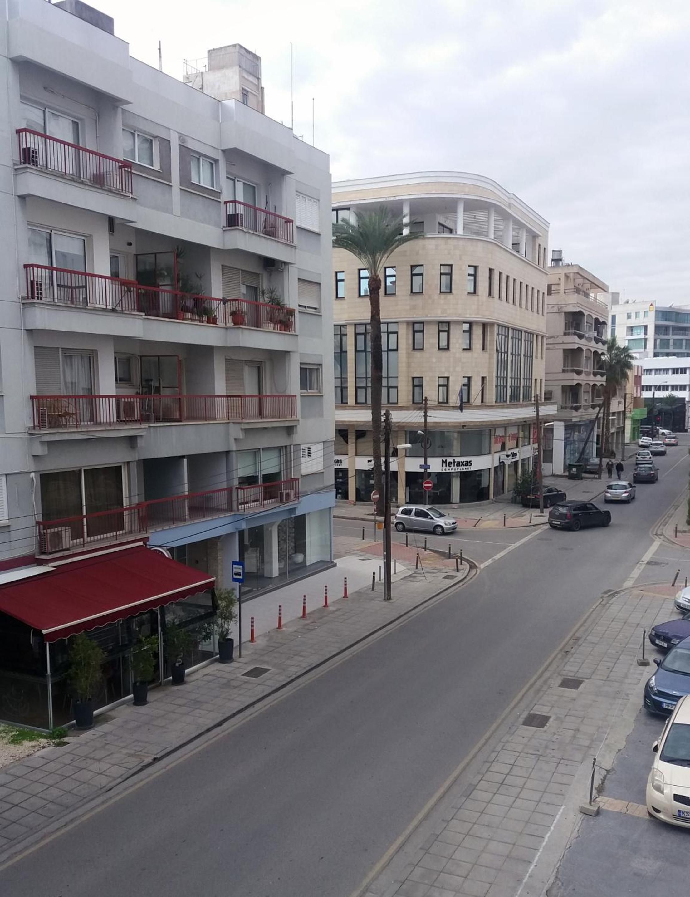 Hotel Markora Central Apartment - Image 1