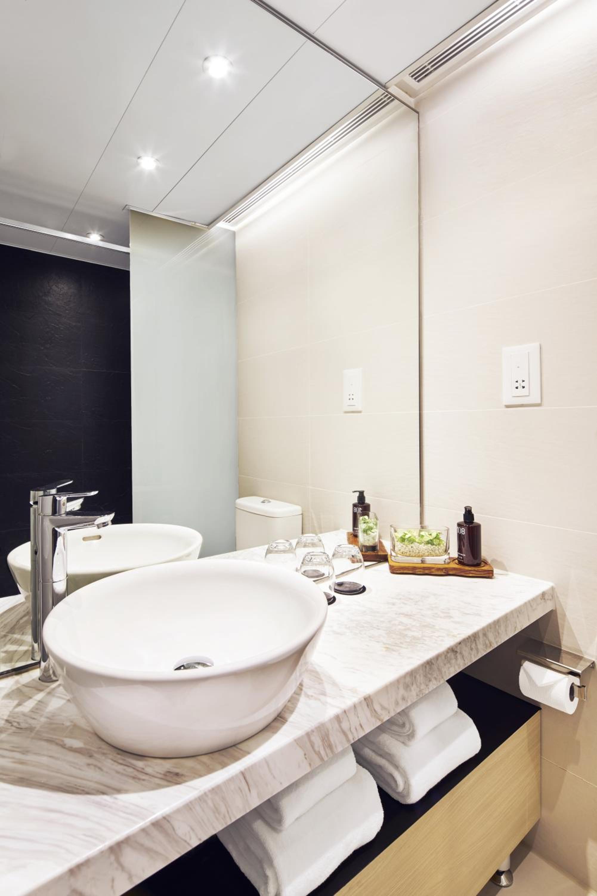 Hotel 108, Hong Kong