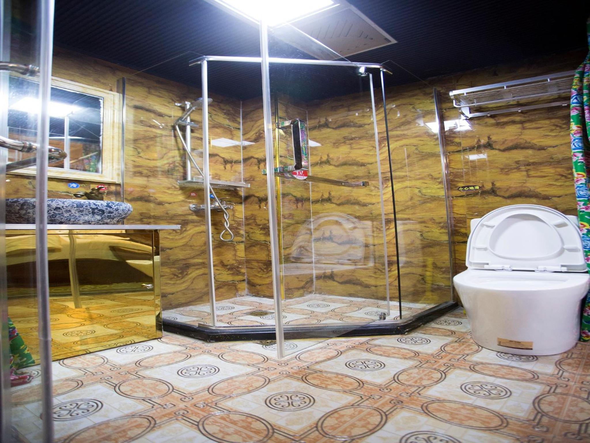 LQJ Riverside Guest House
