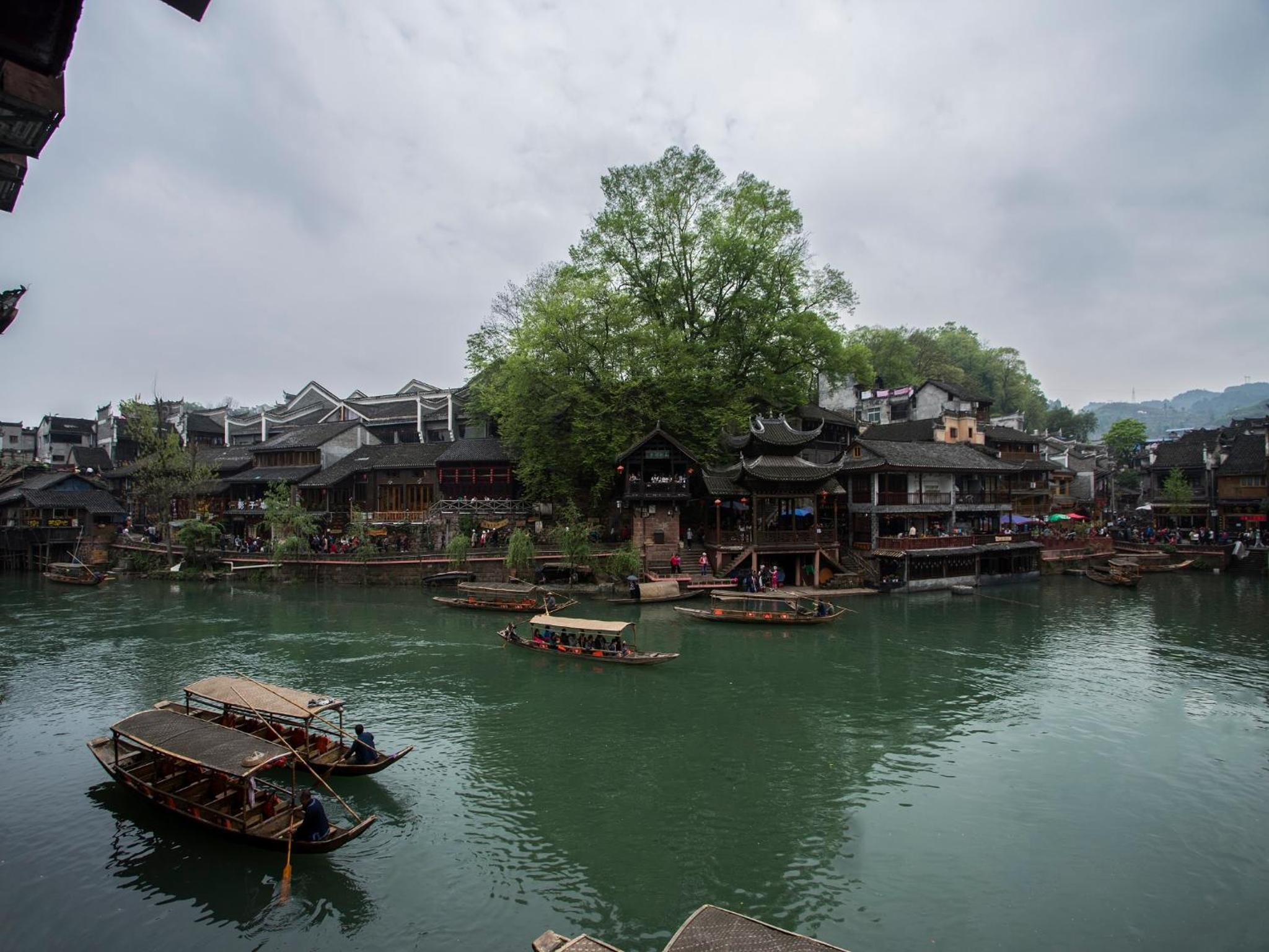 LQJ Riverside Guest House