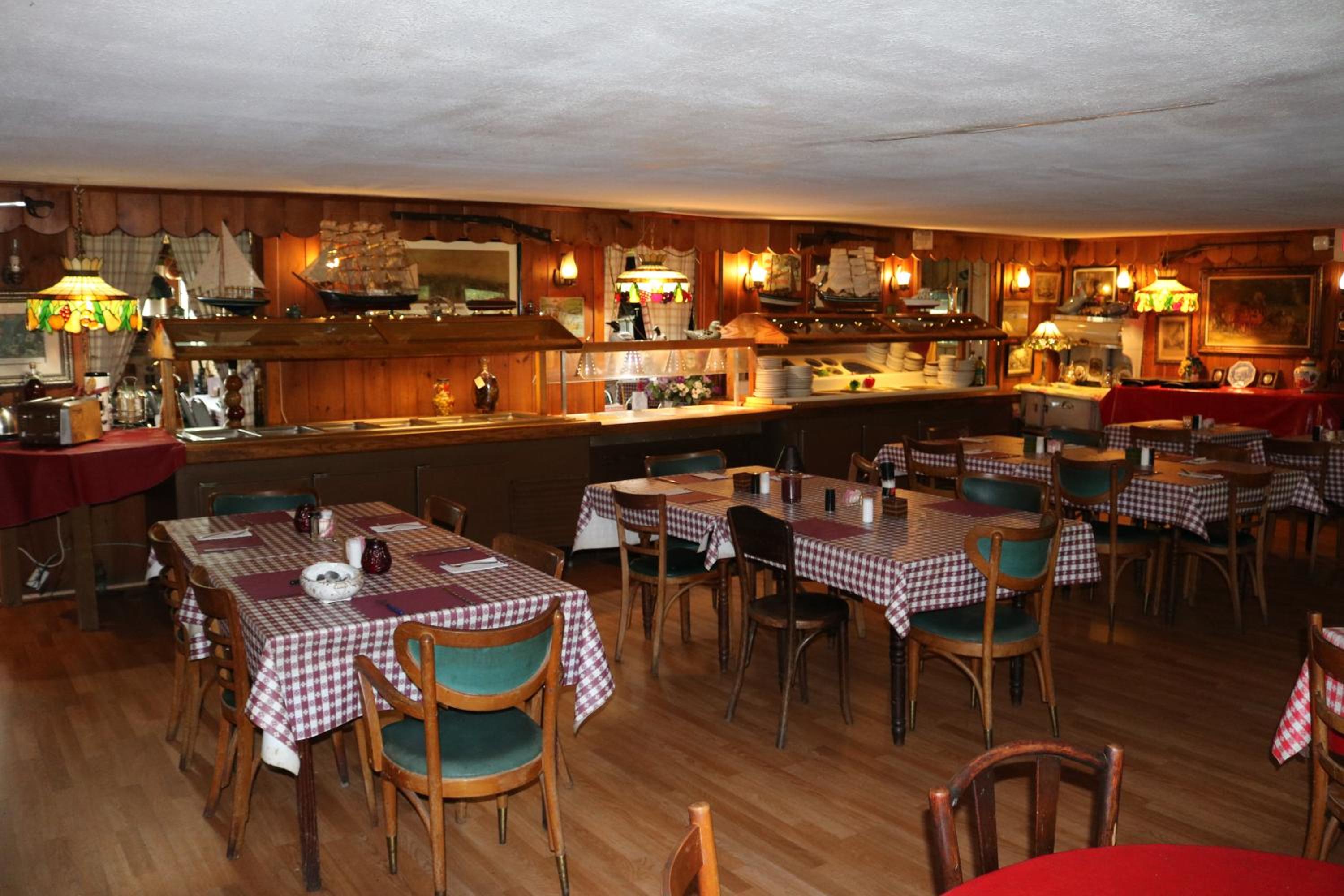 Colonial Inn