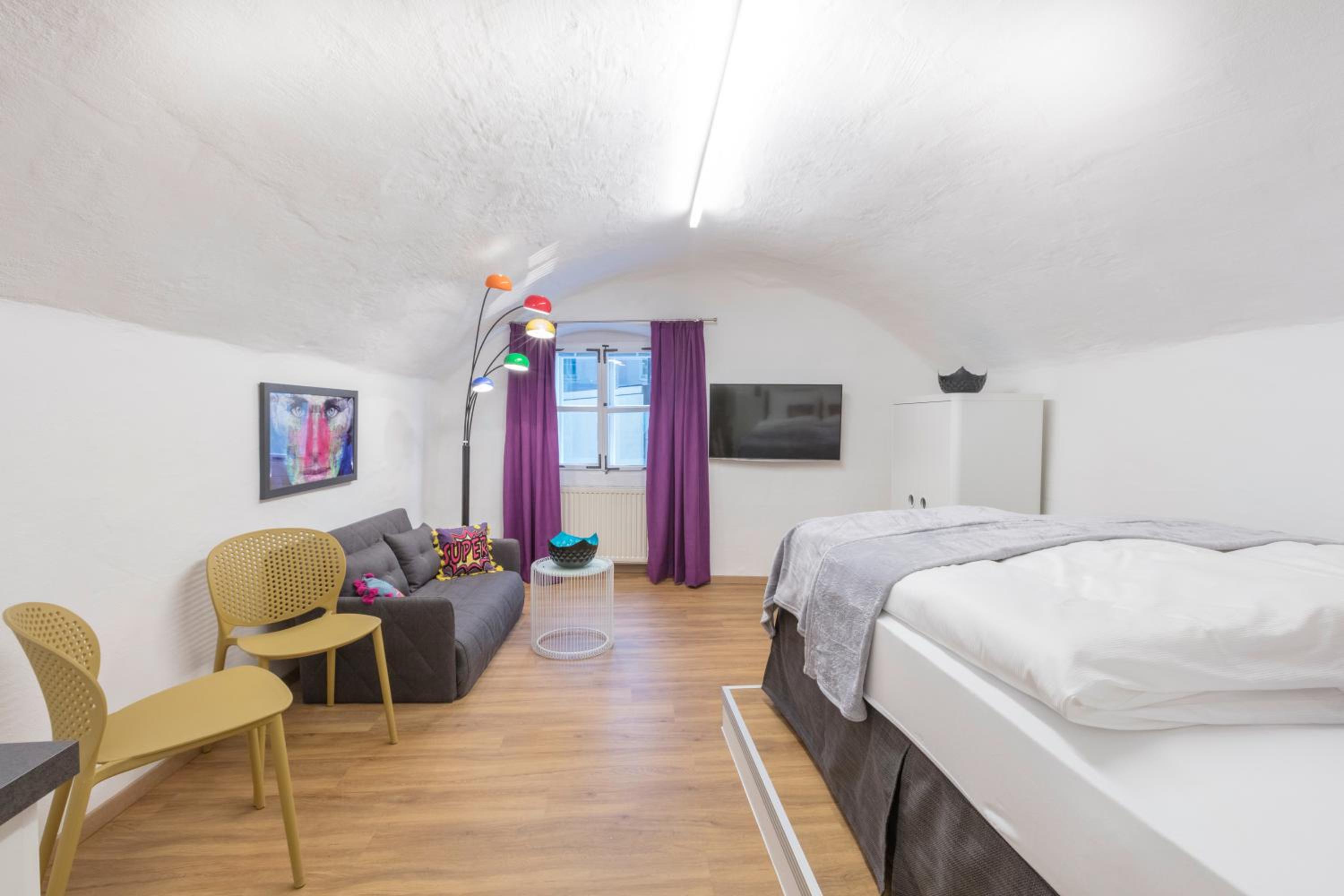 APT. STONE-LODGE
