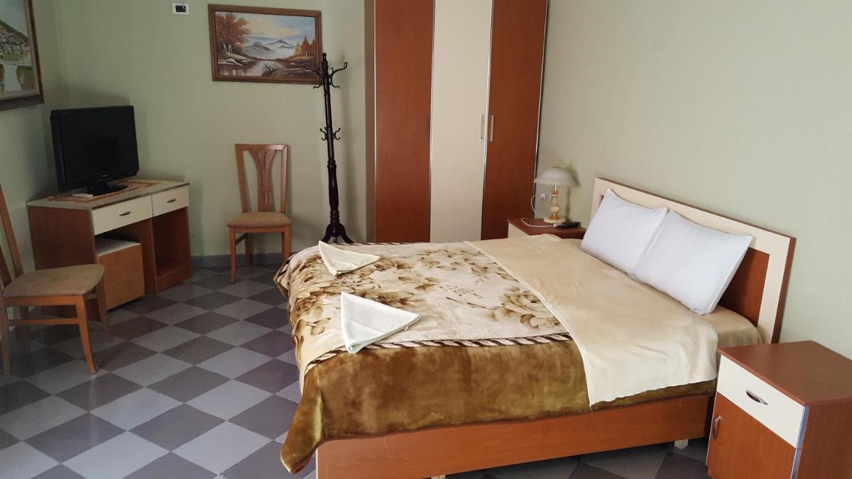 Hostel Grande House