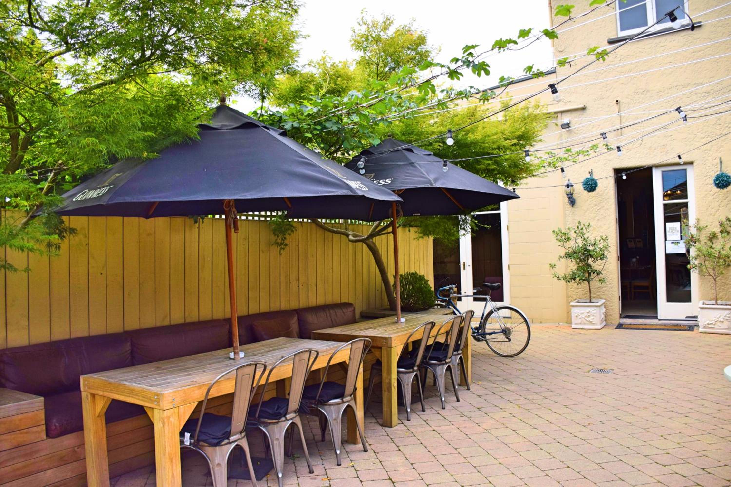The Prince Albert Backpackers & Bar
