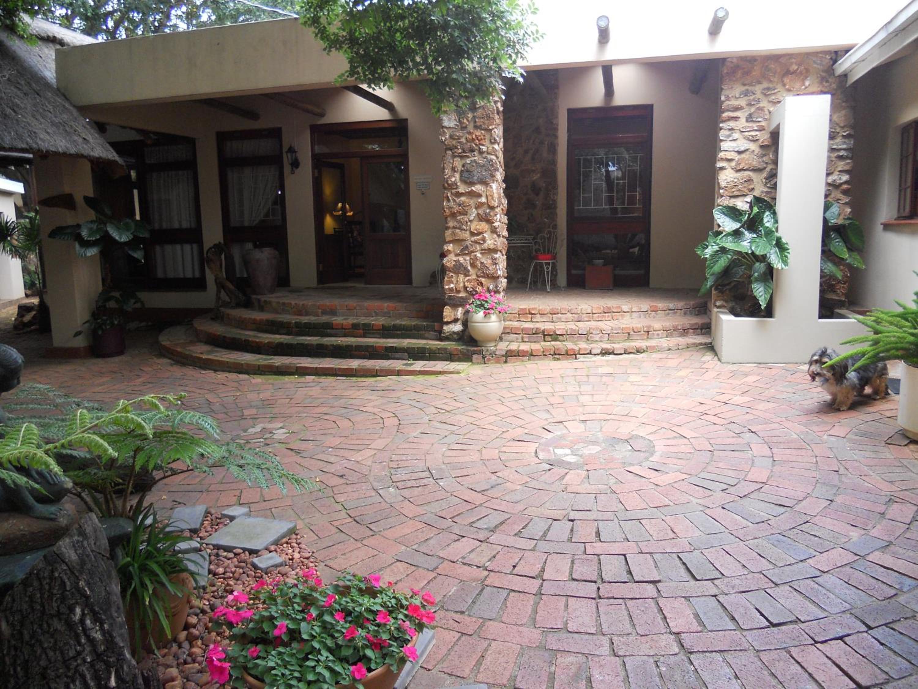 Centurion Guest House and Lodge view 4