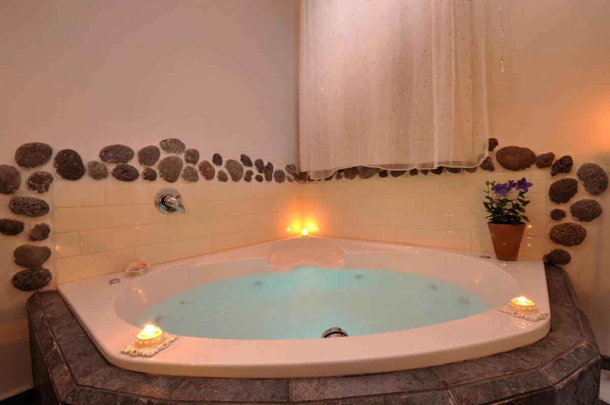 Jacuzzi