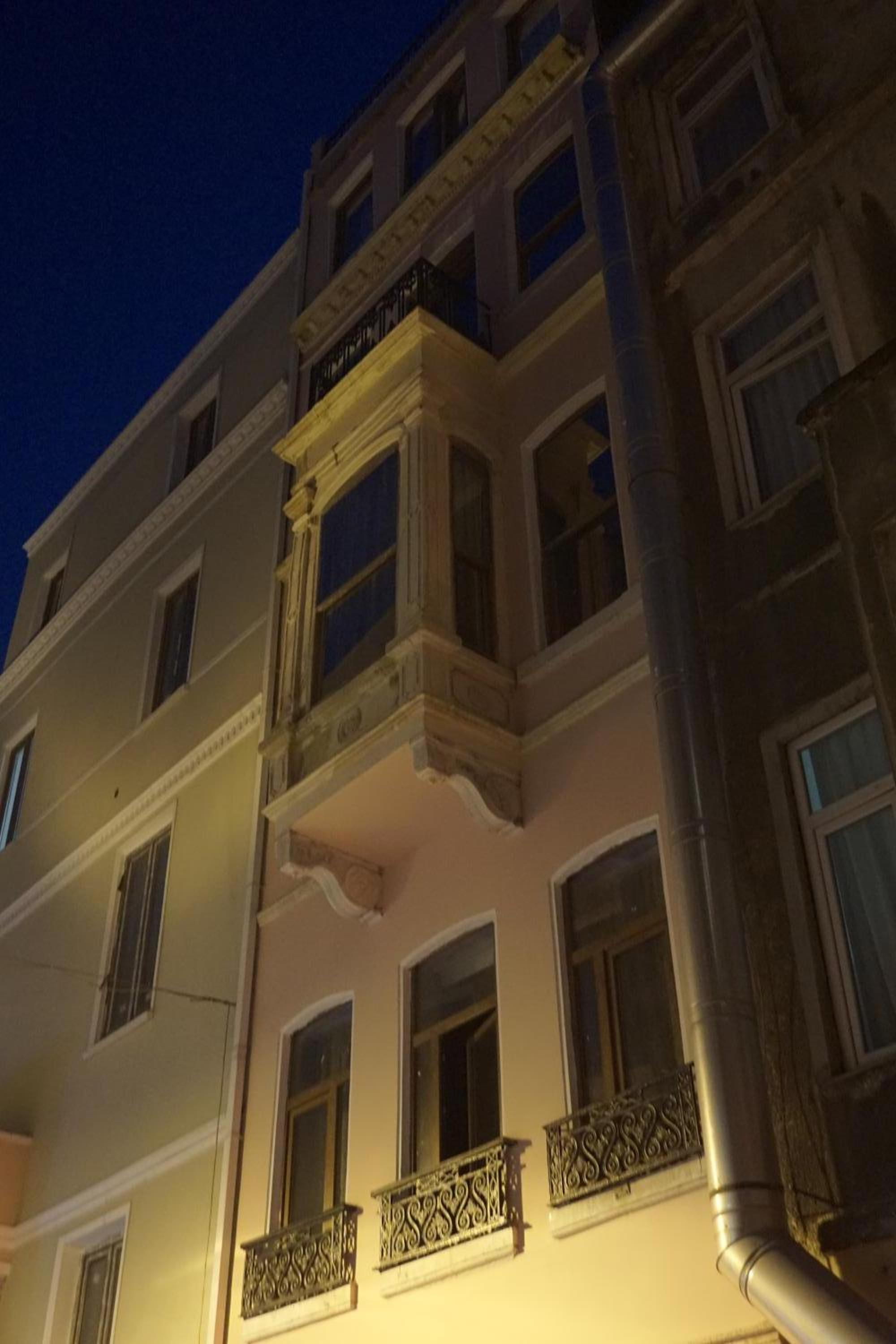 Chillout Lya Yurt & Lounge - Image 16