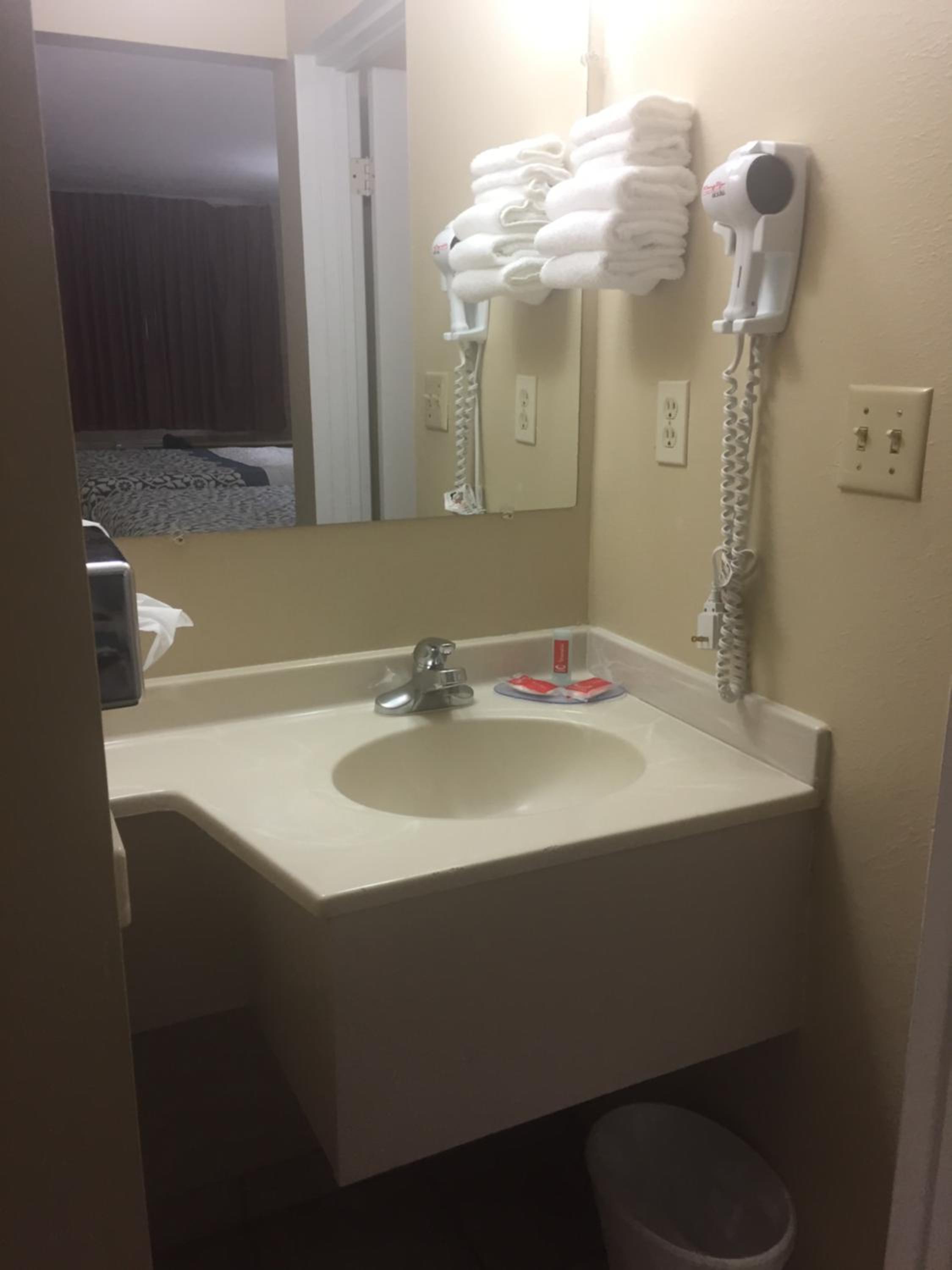 Holbrook Vacations - Econo Lodge I-40 Exit 286-Holbrook Holbrook - Property Image 7