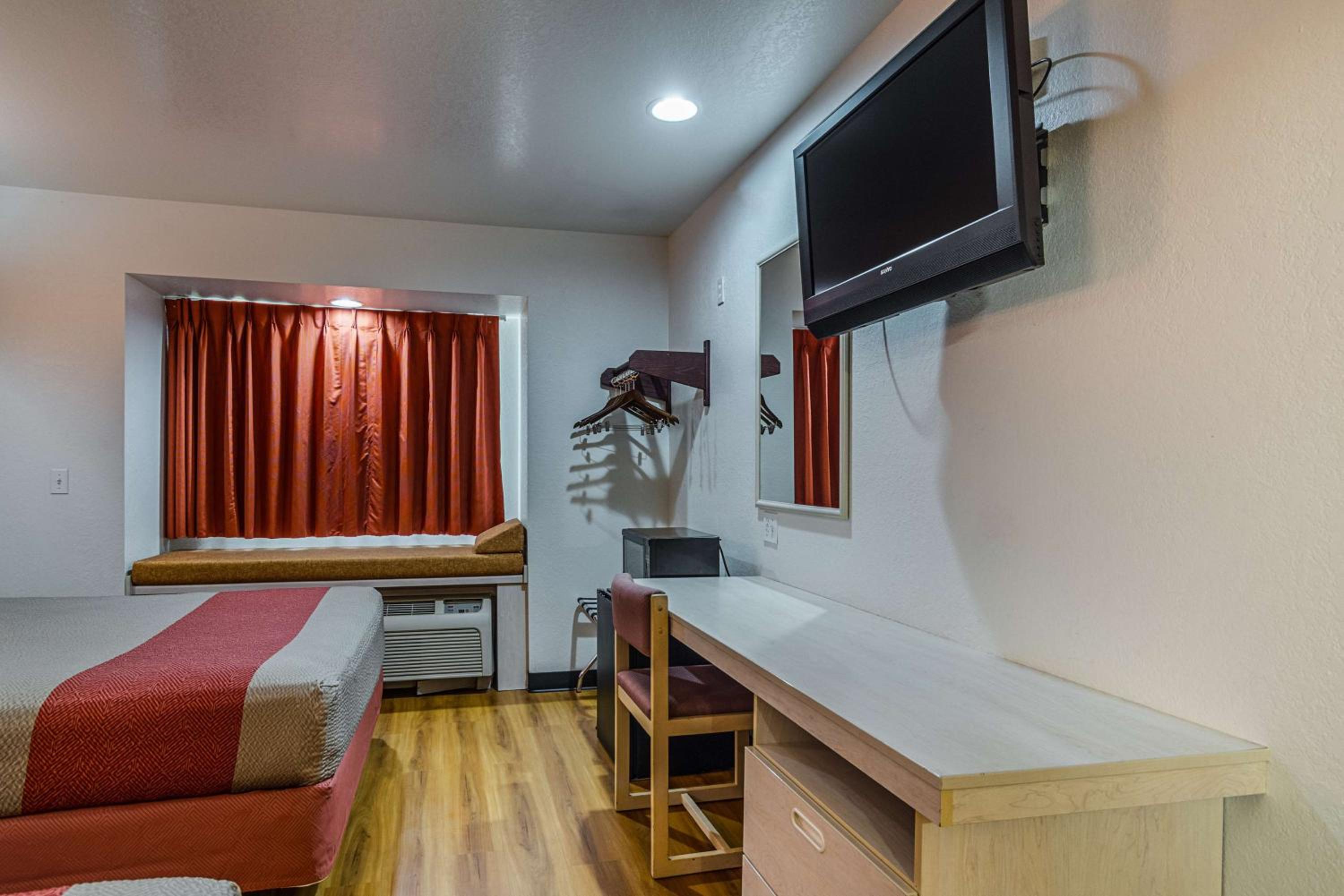 McAlester Vacations - Motel 6-Mcalester, OK - Property Image 23