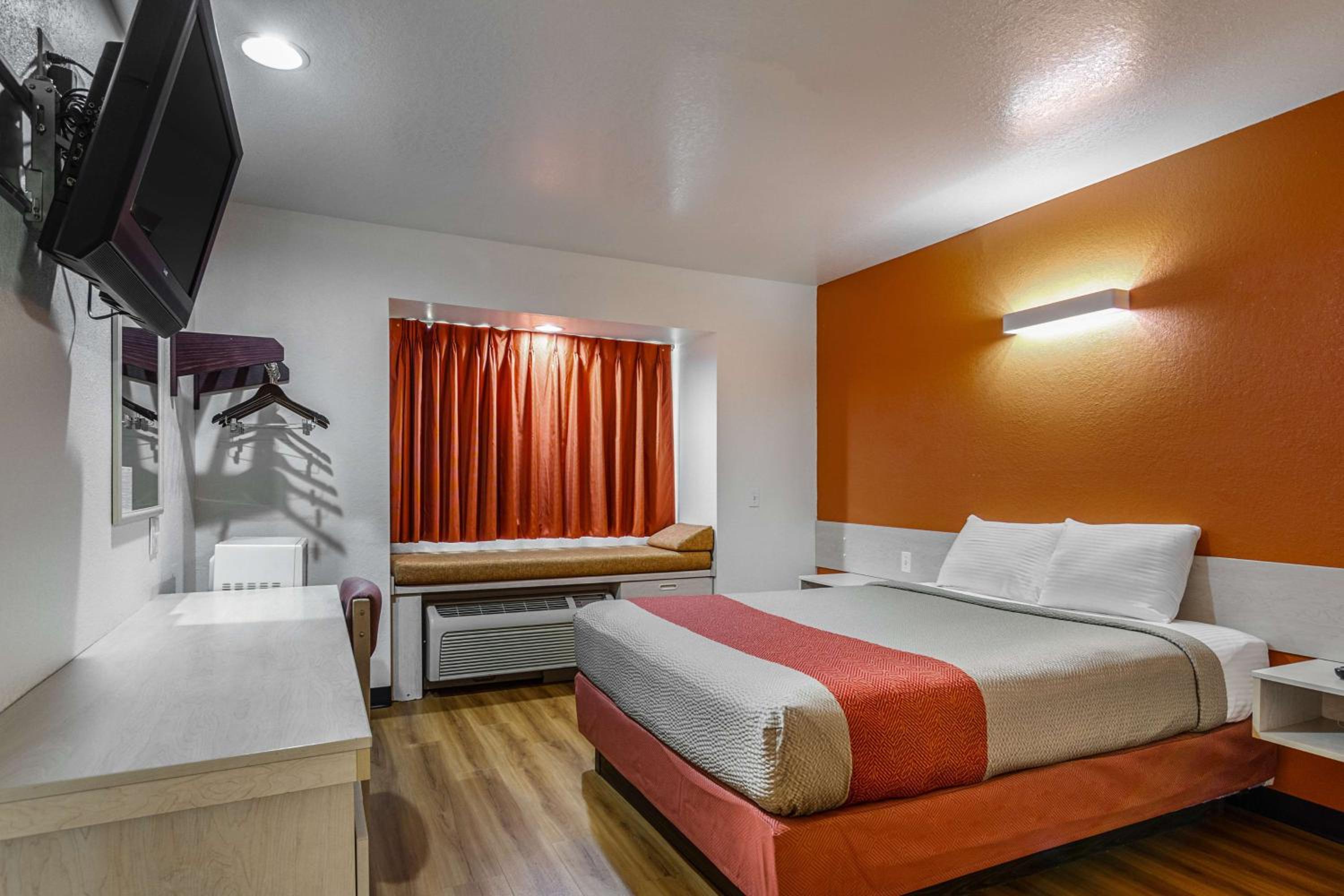 McAlester Vacations - Motel 6-Mcalester, OK - Property Image 5