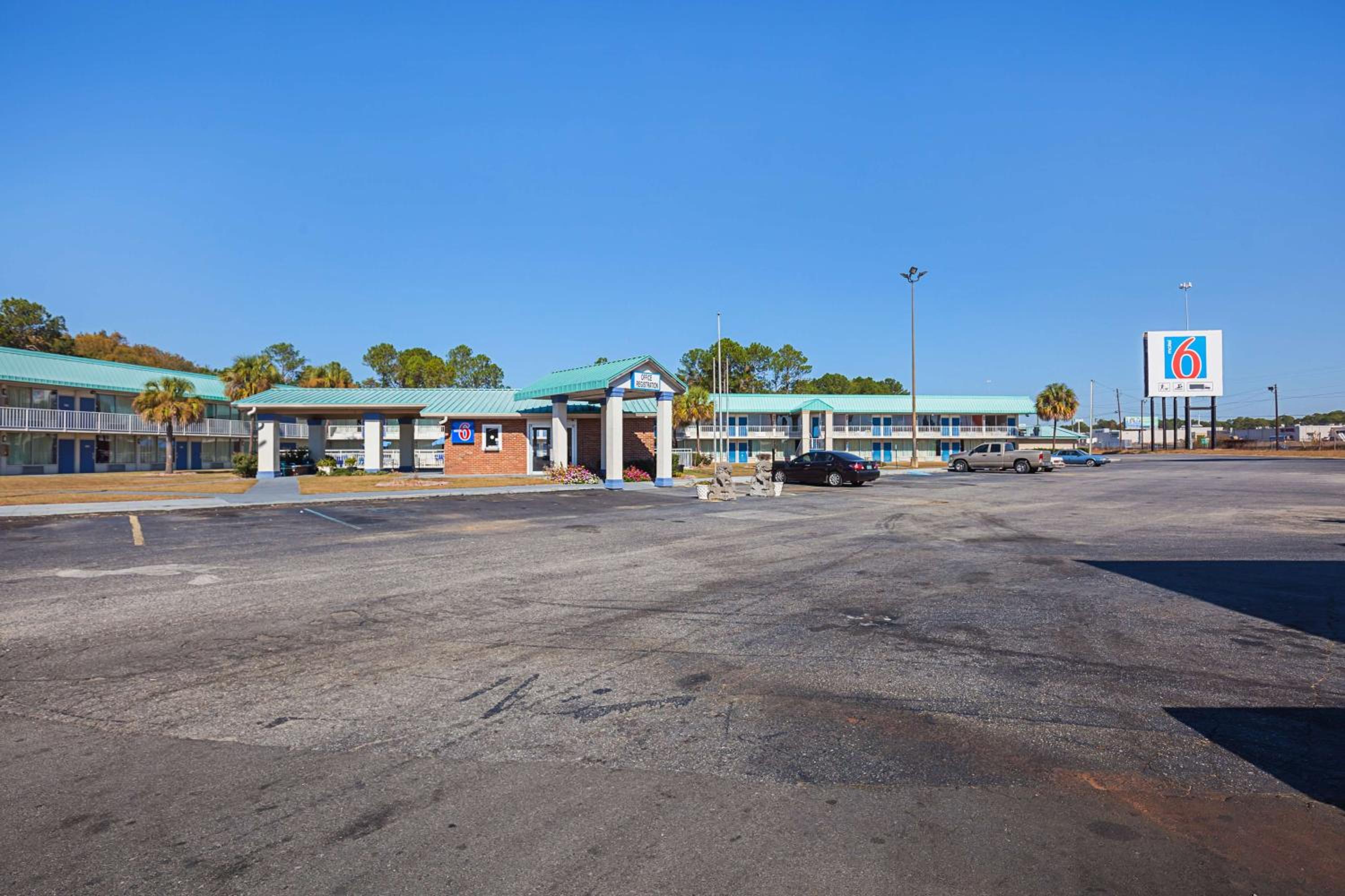 Motel 6-Tifton, GA view 4