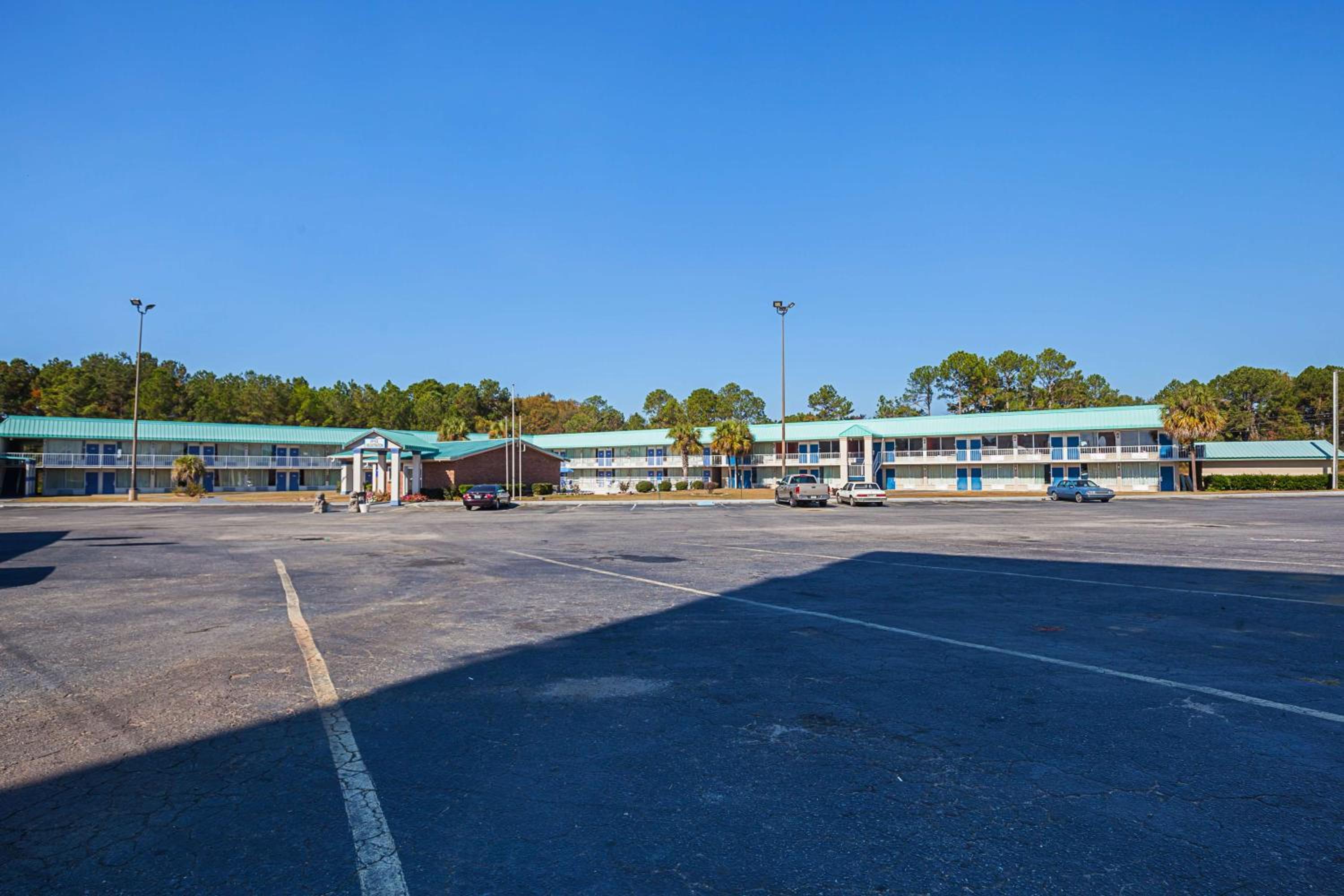 Motel 6-Tifton, GA view 3