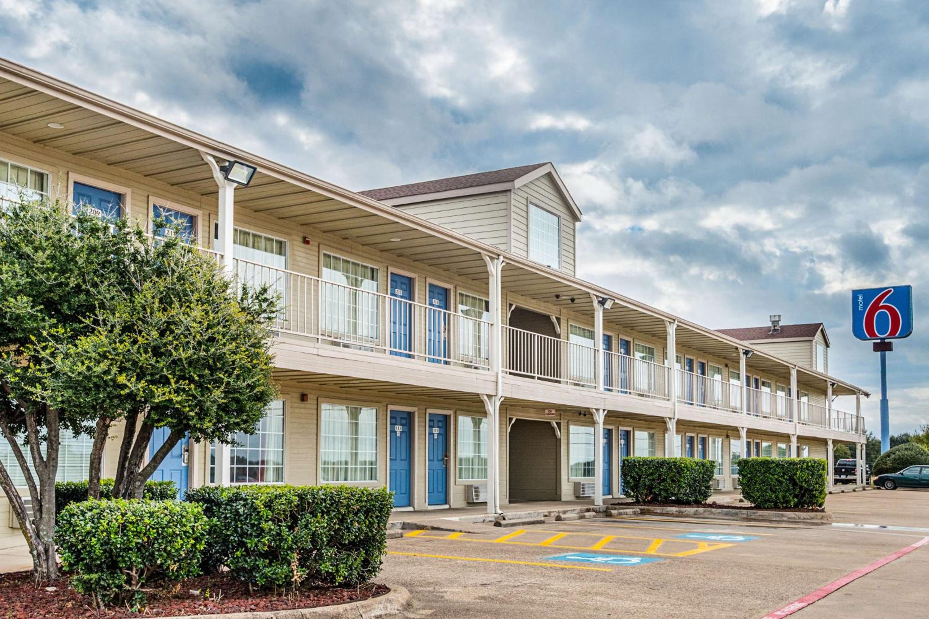 Motel 6-Waxahachie, TX
