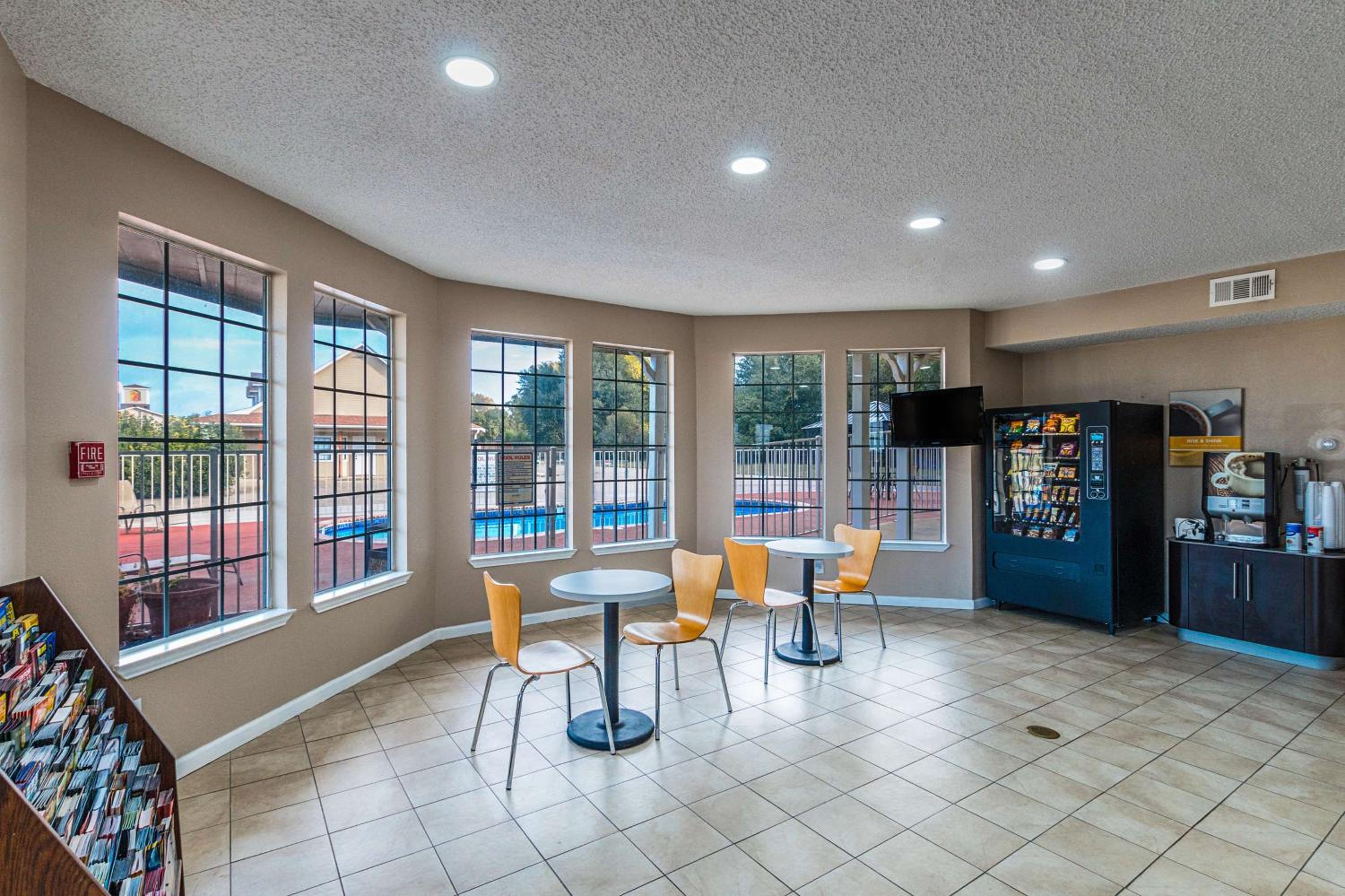 Motel 6-Waxahachie, TX