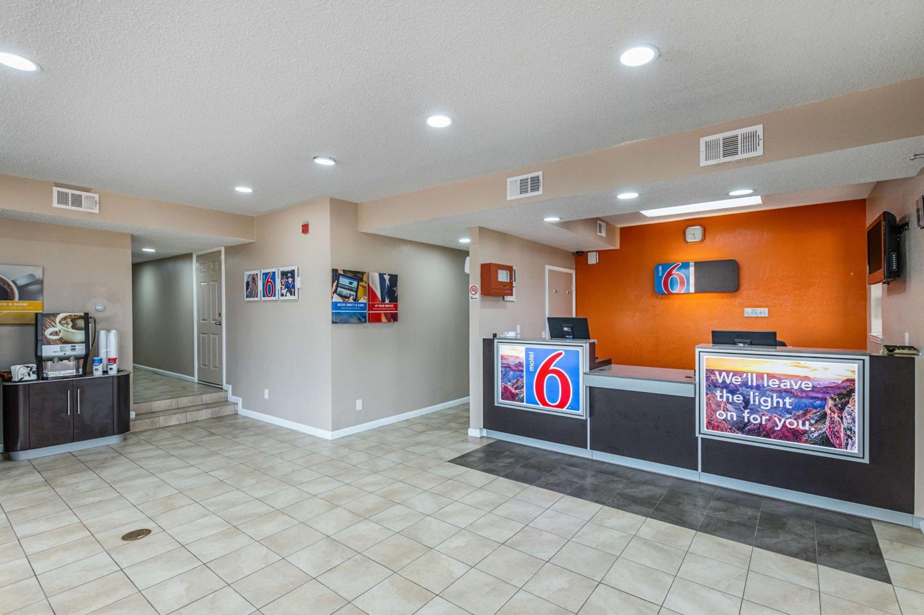 Motel 6-Waxahachie, TX