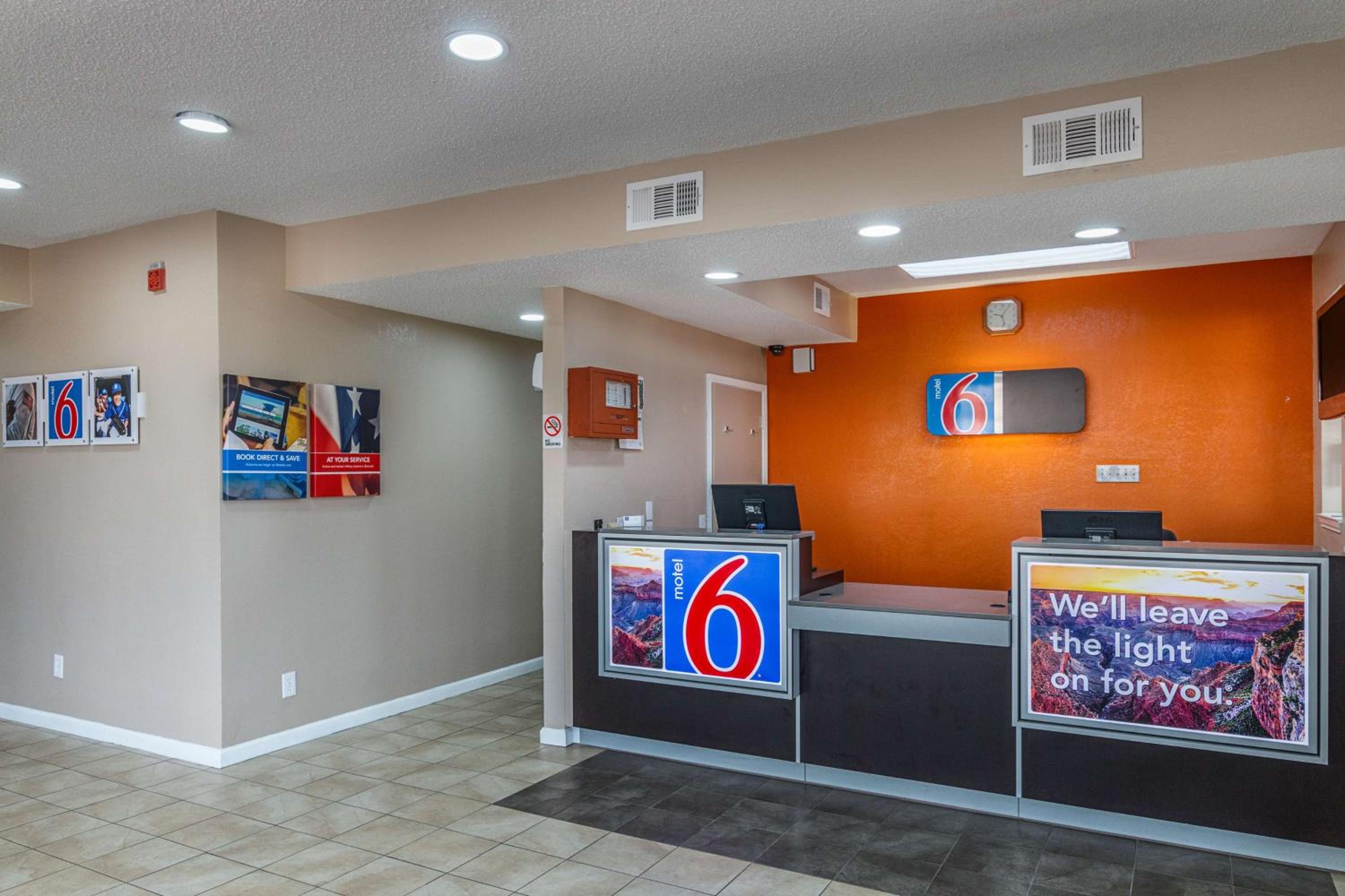 Motel 6-Waxahachie, TX - Property Image 8