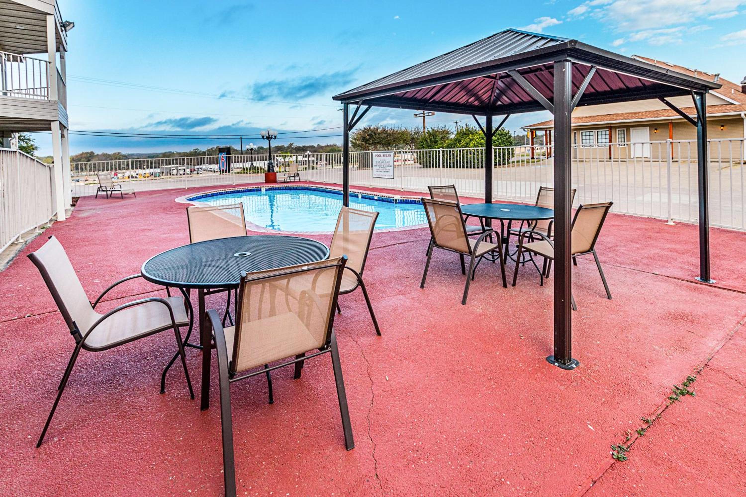 Motel 6-Waxahachie, TX