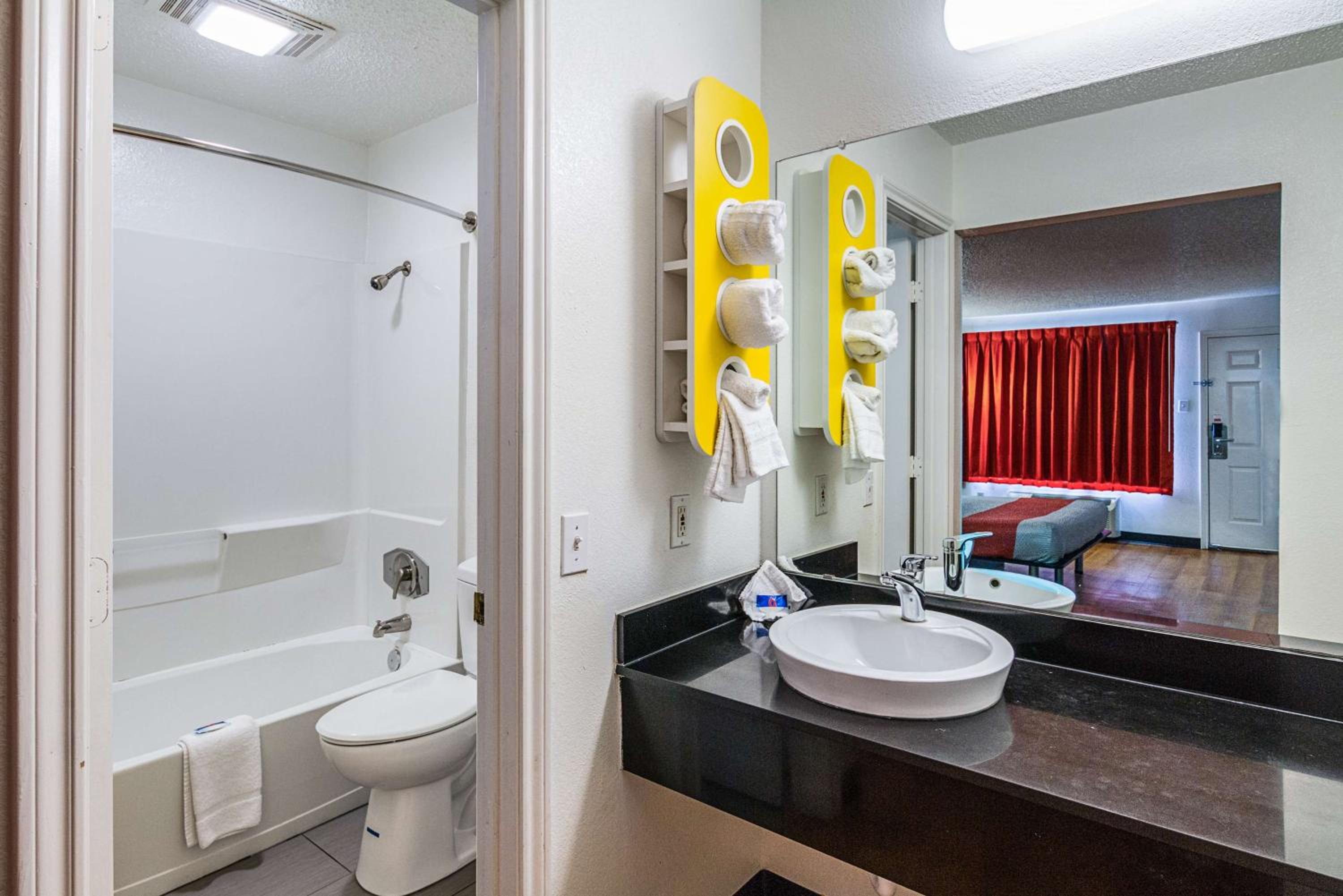 Motel 6-Waxahachie, TX