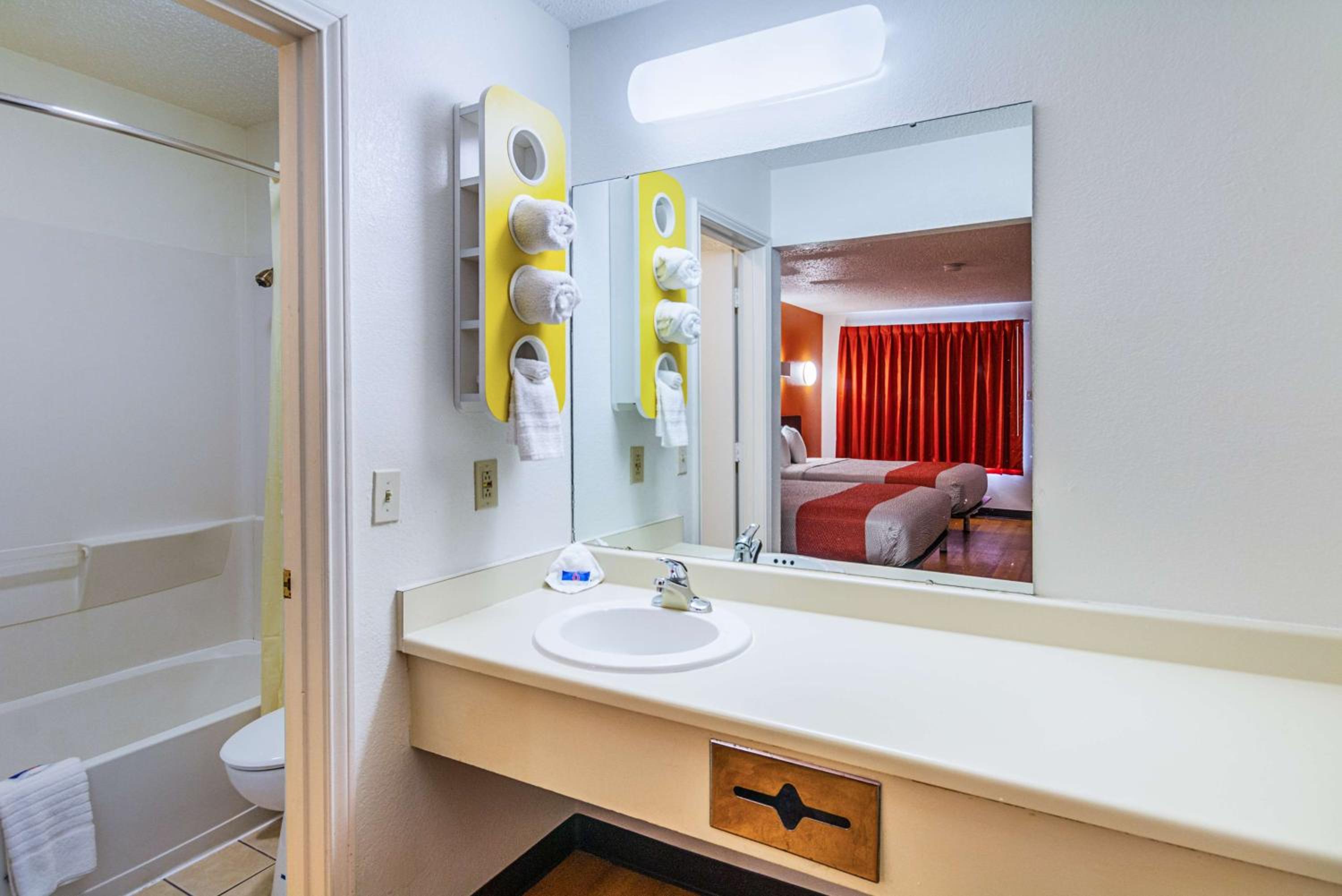 Motel 6-Waxahachie, TX