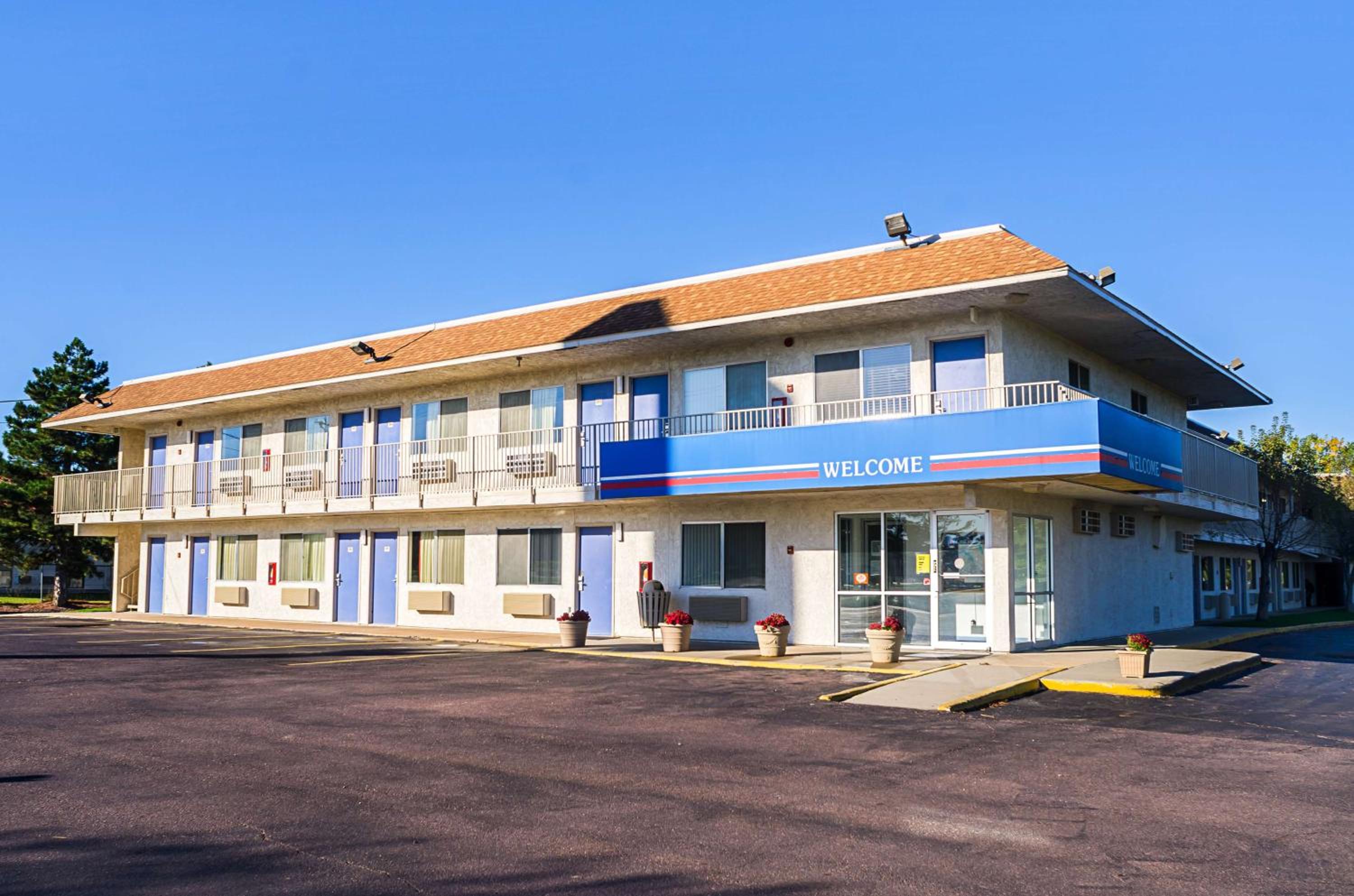 Mitchell Vacations - Motel 6-Mitchell, SD - Property Image 1