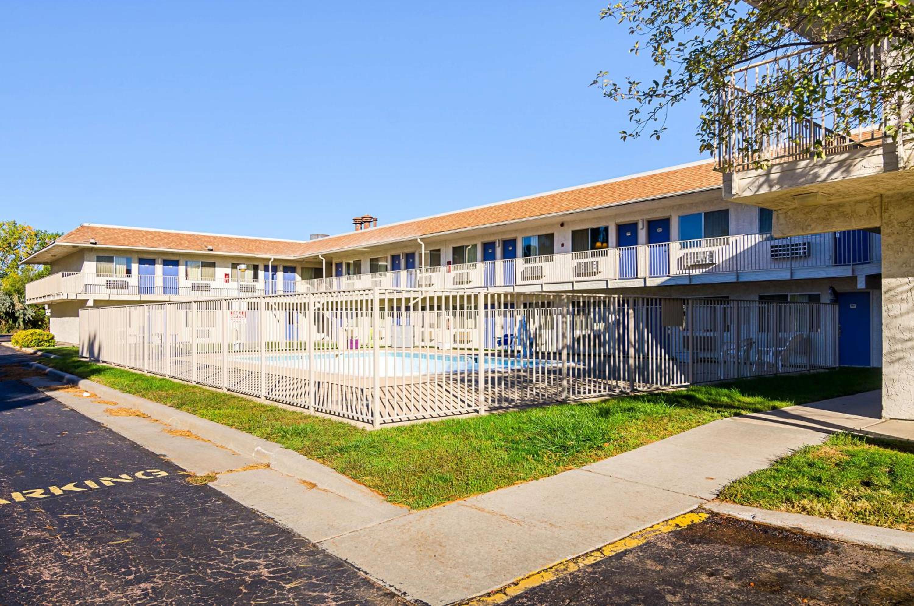 Mitchell Vacations - Motel 6-Mitchell, SD - Property Image 10