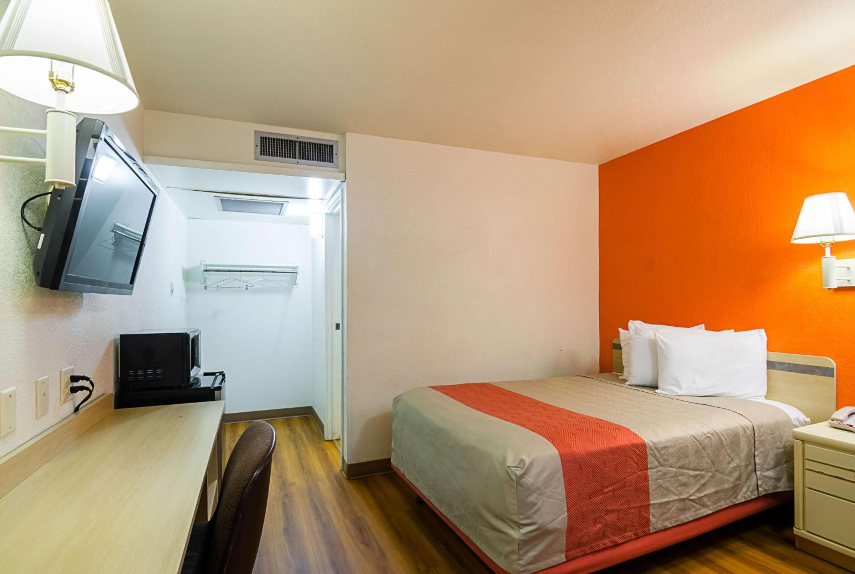 Motel 6-Mitchell, SD