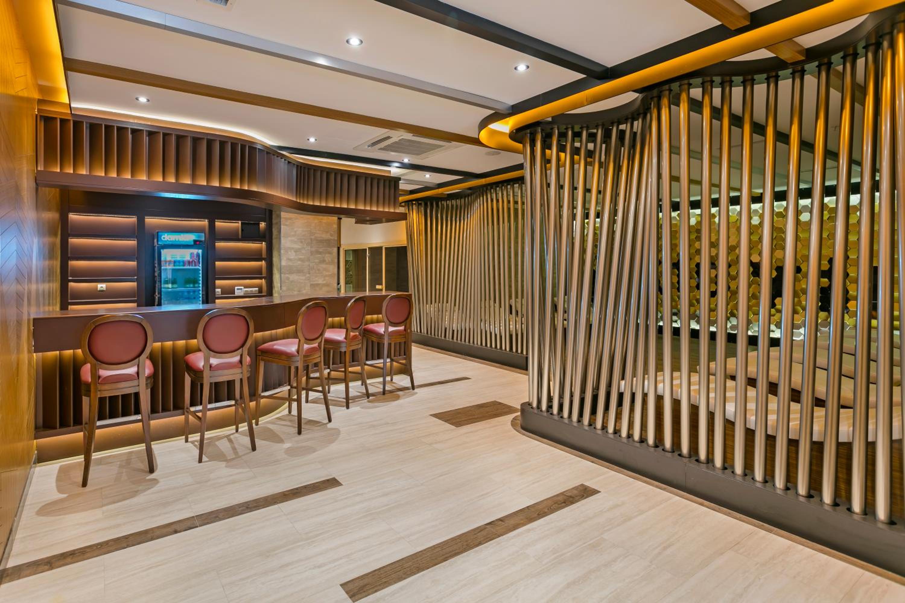 B Business Hotel & Spa - Image 26