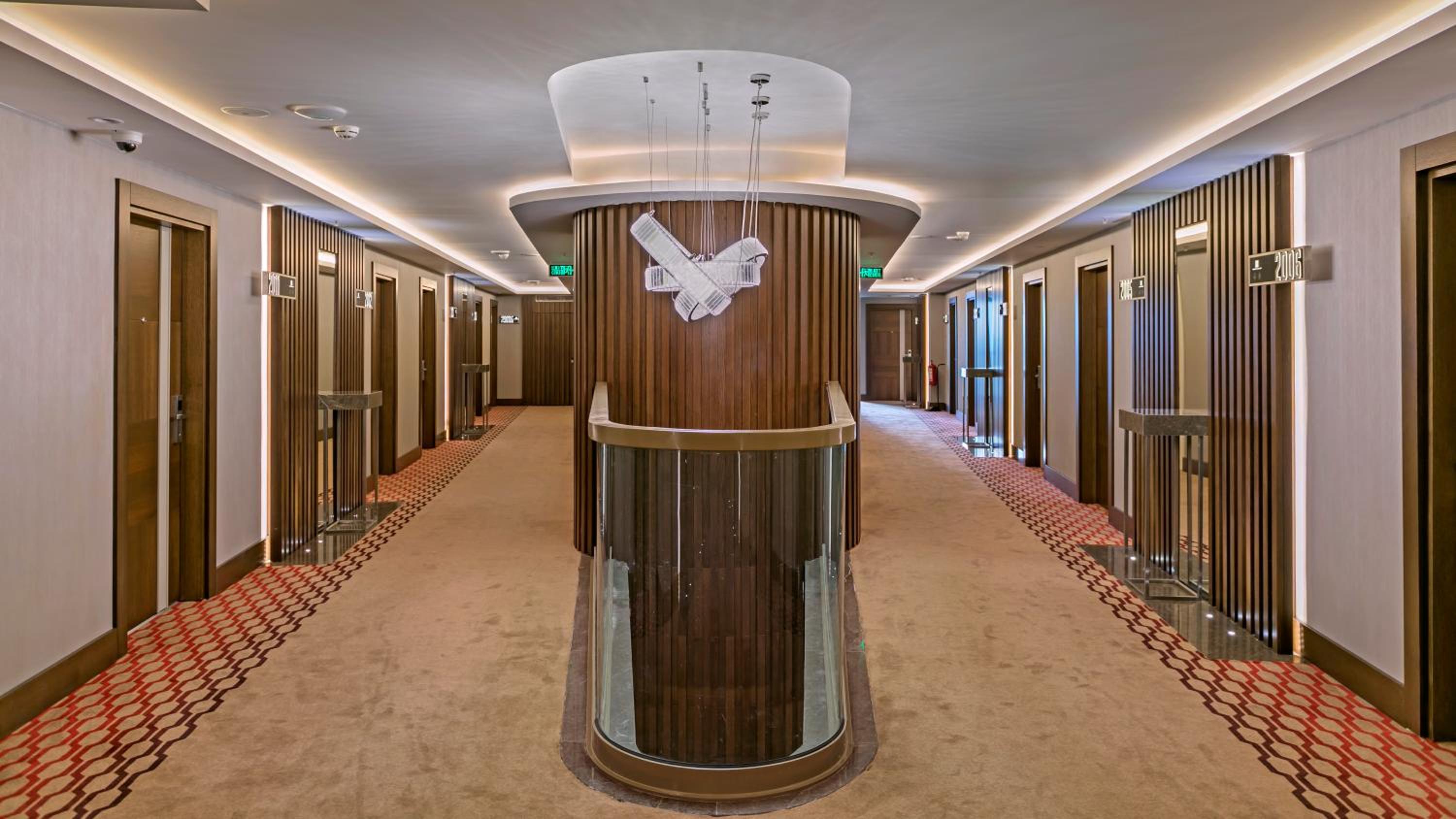 B Business Hotel & Spa - Image 30