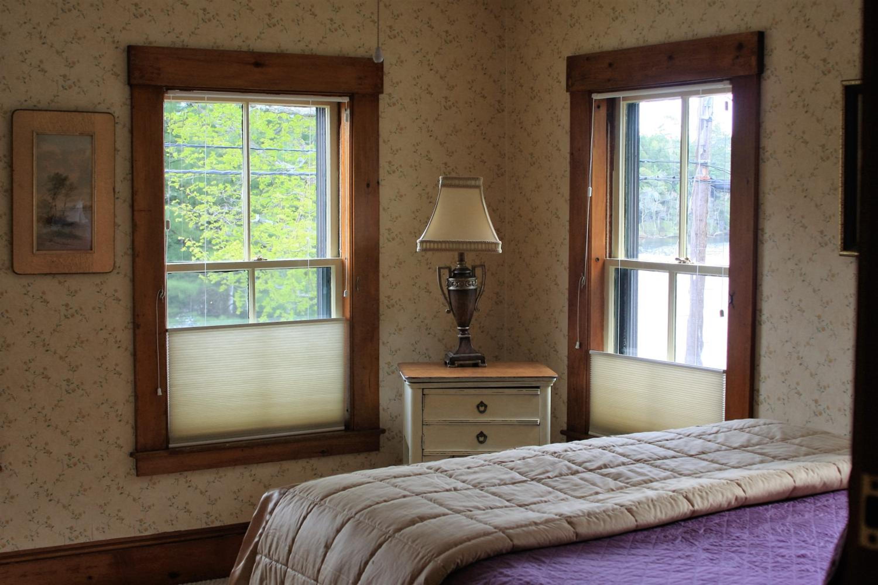 Follansbee Inn