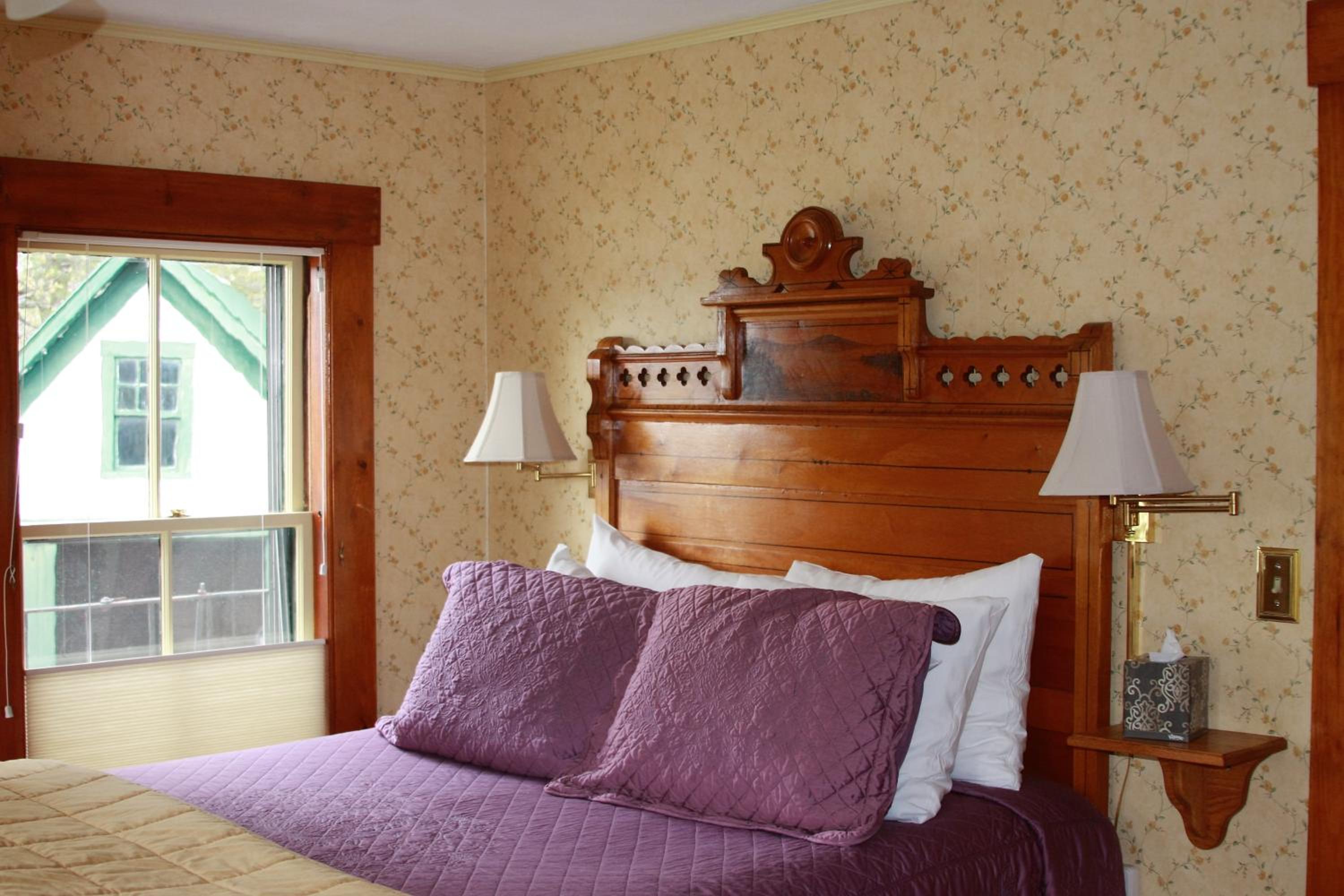 Follansbee Inn