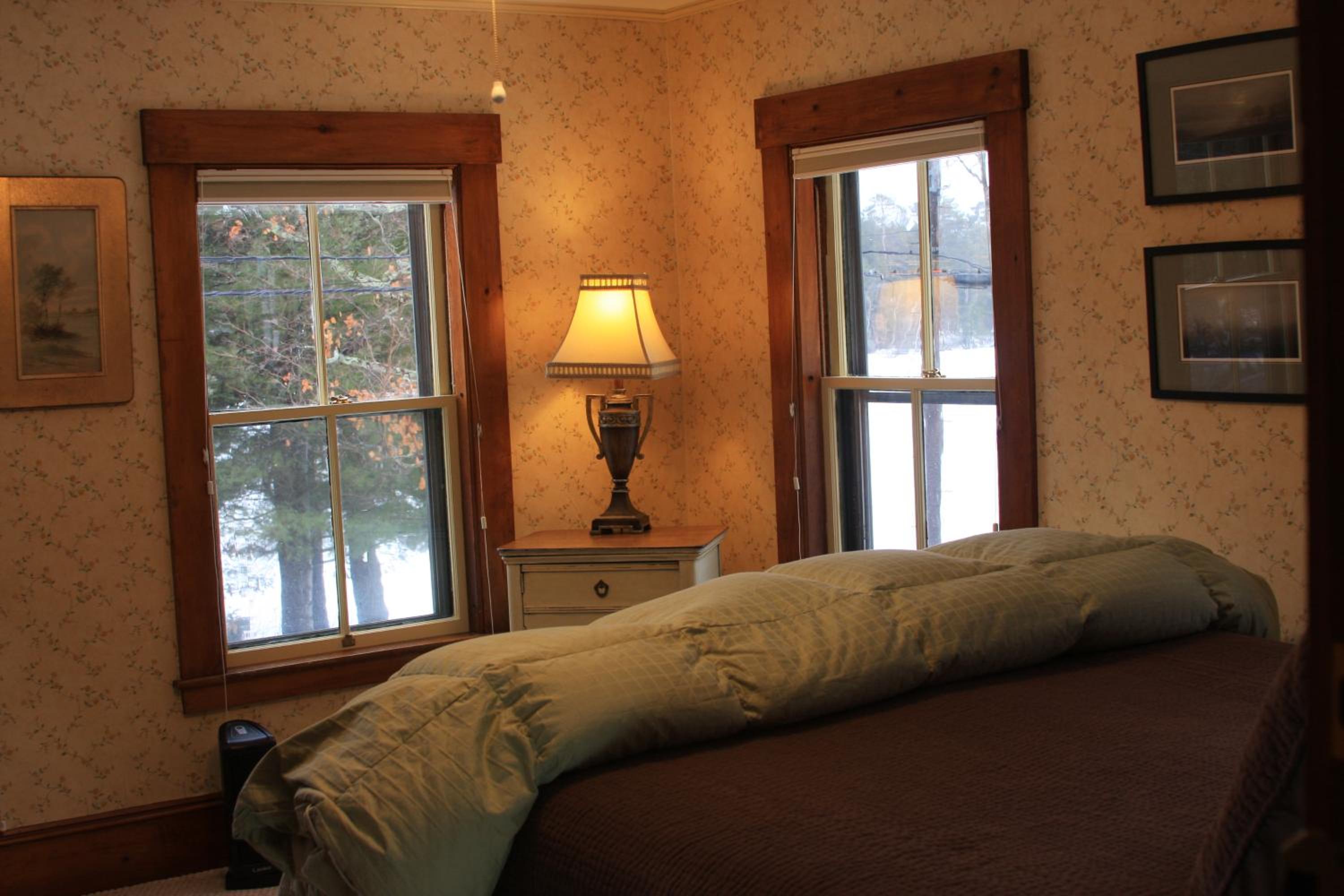 Follansbee Inn