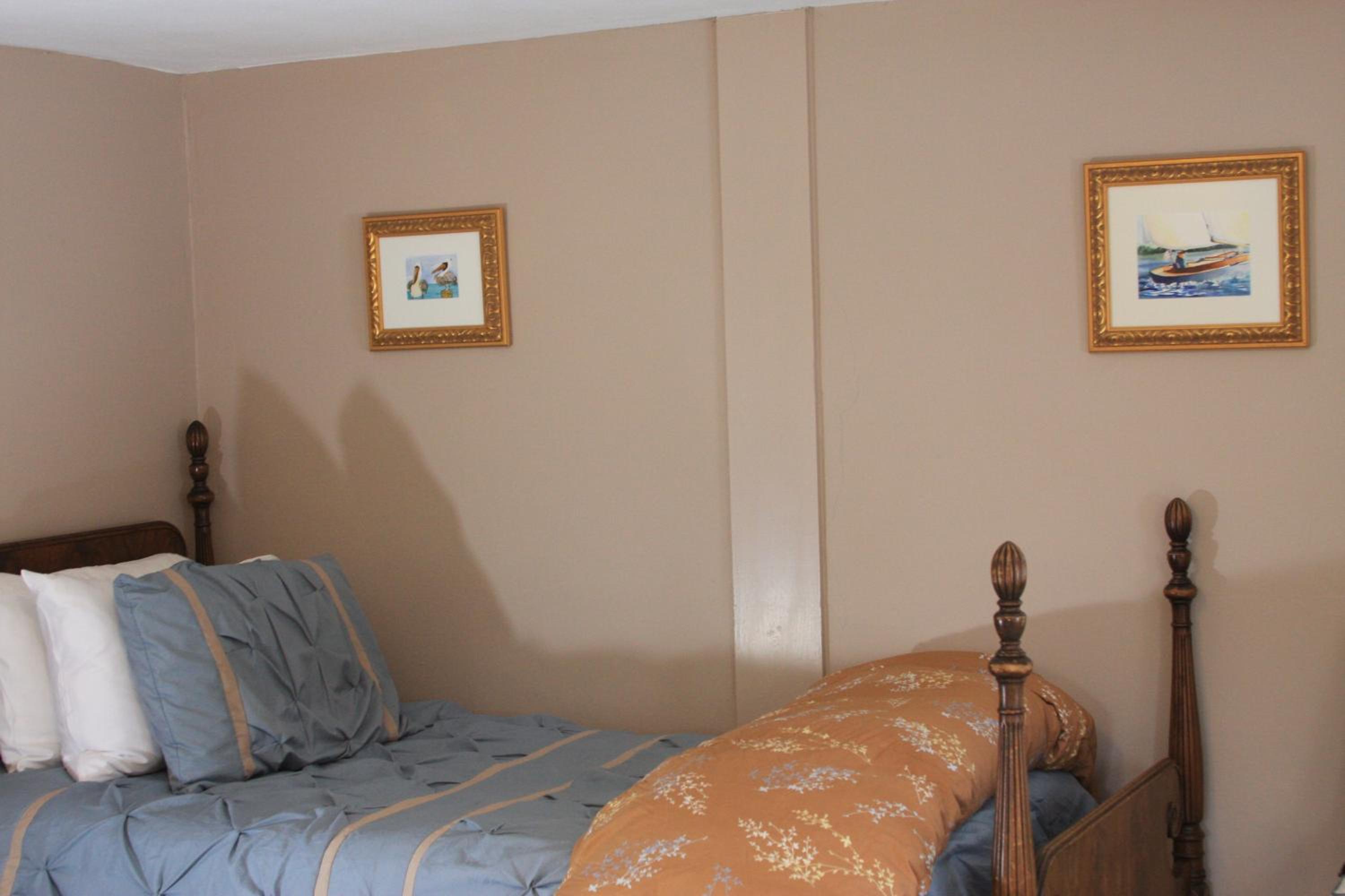 Follansbee Inn