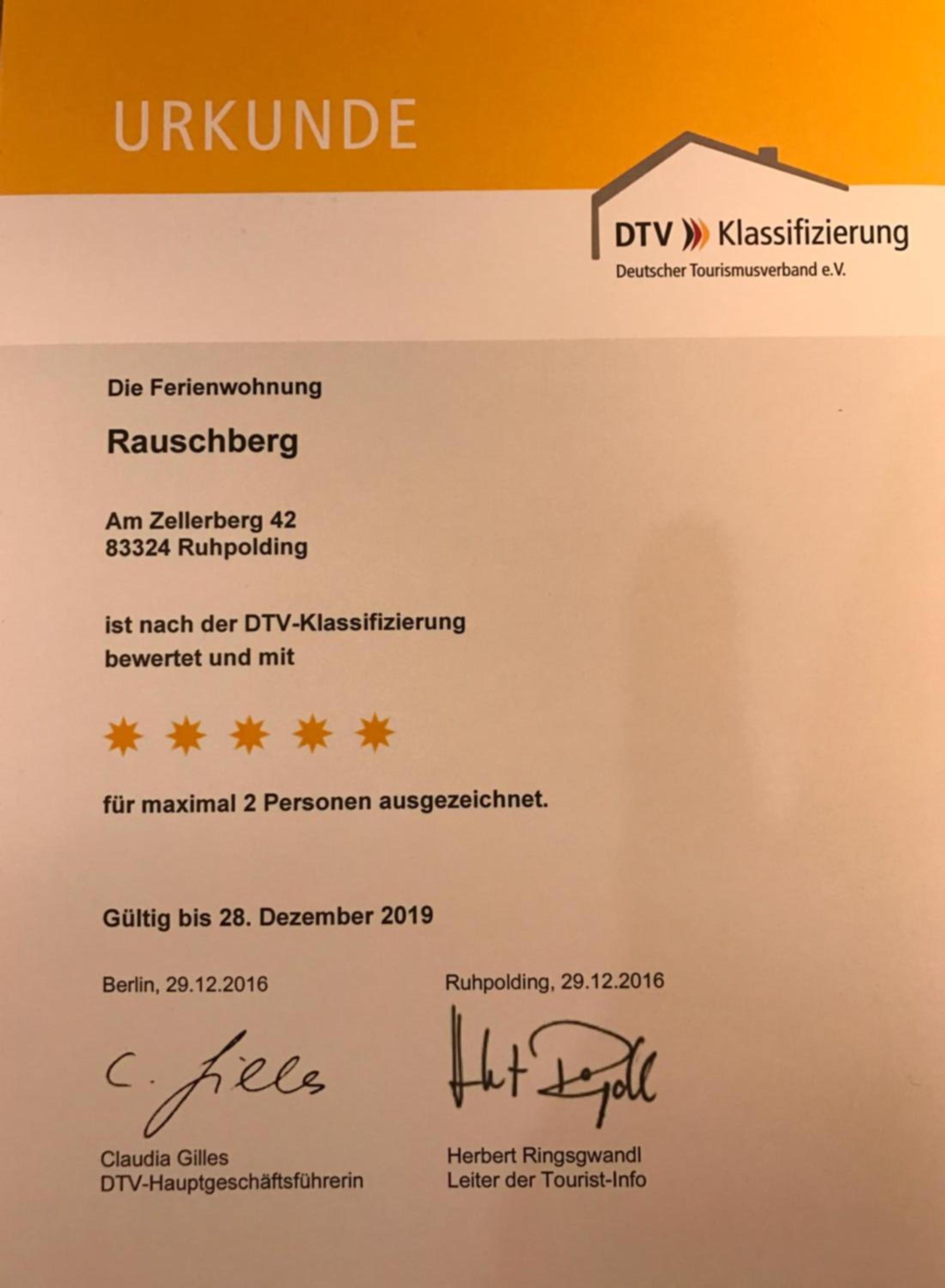 BERGSUCHT-Ruhpolding, Traumlage am sonnigen Südhang, kostenlose Parkplätze, schnelles WLAN, ruhige Sackgasse, NETFLIX inklusive