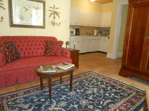 Belle Oaks Inn