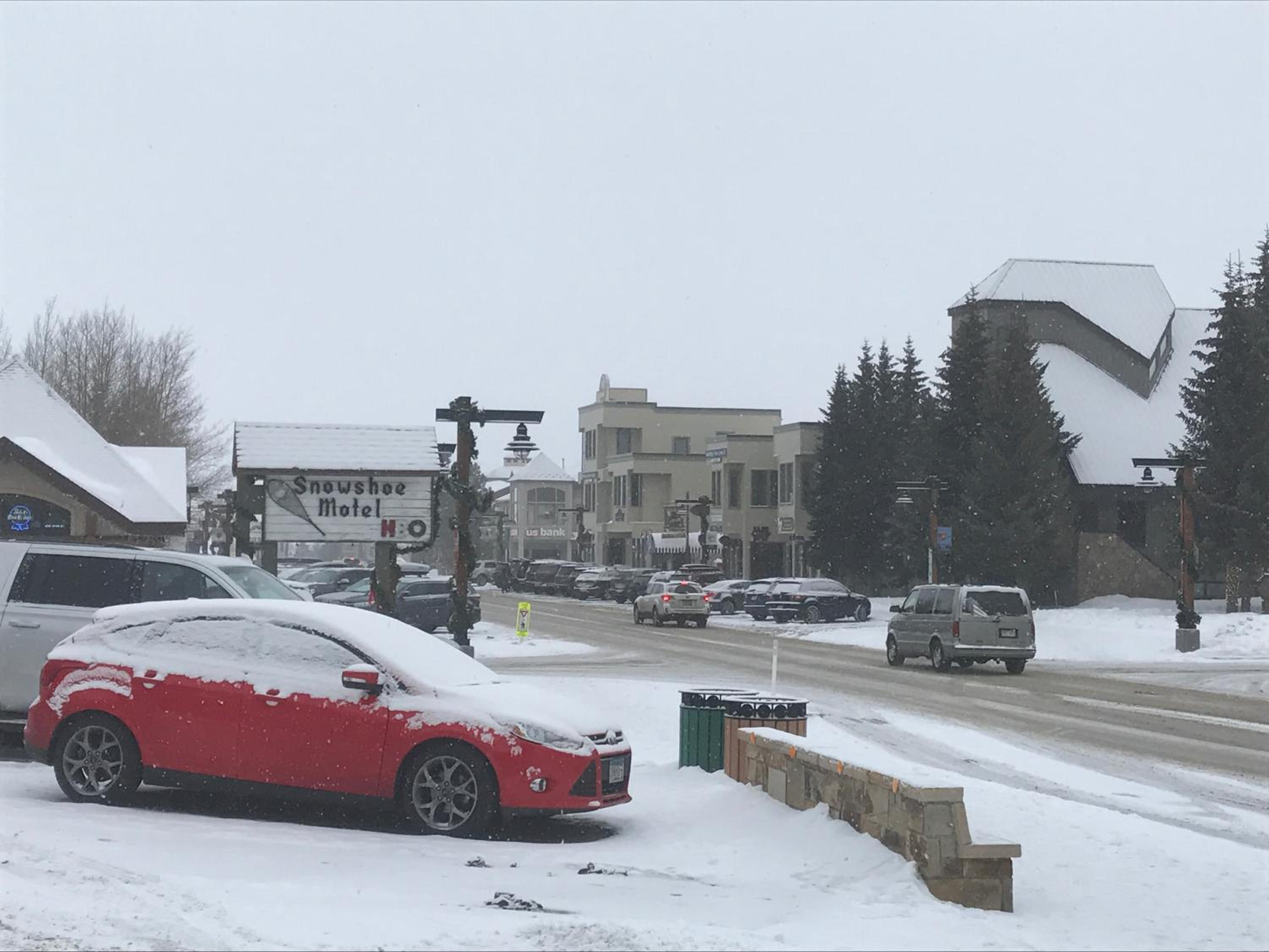 Snowshoe Motel