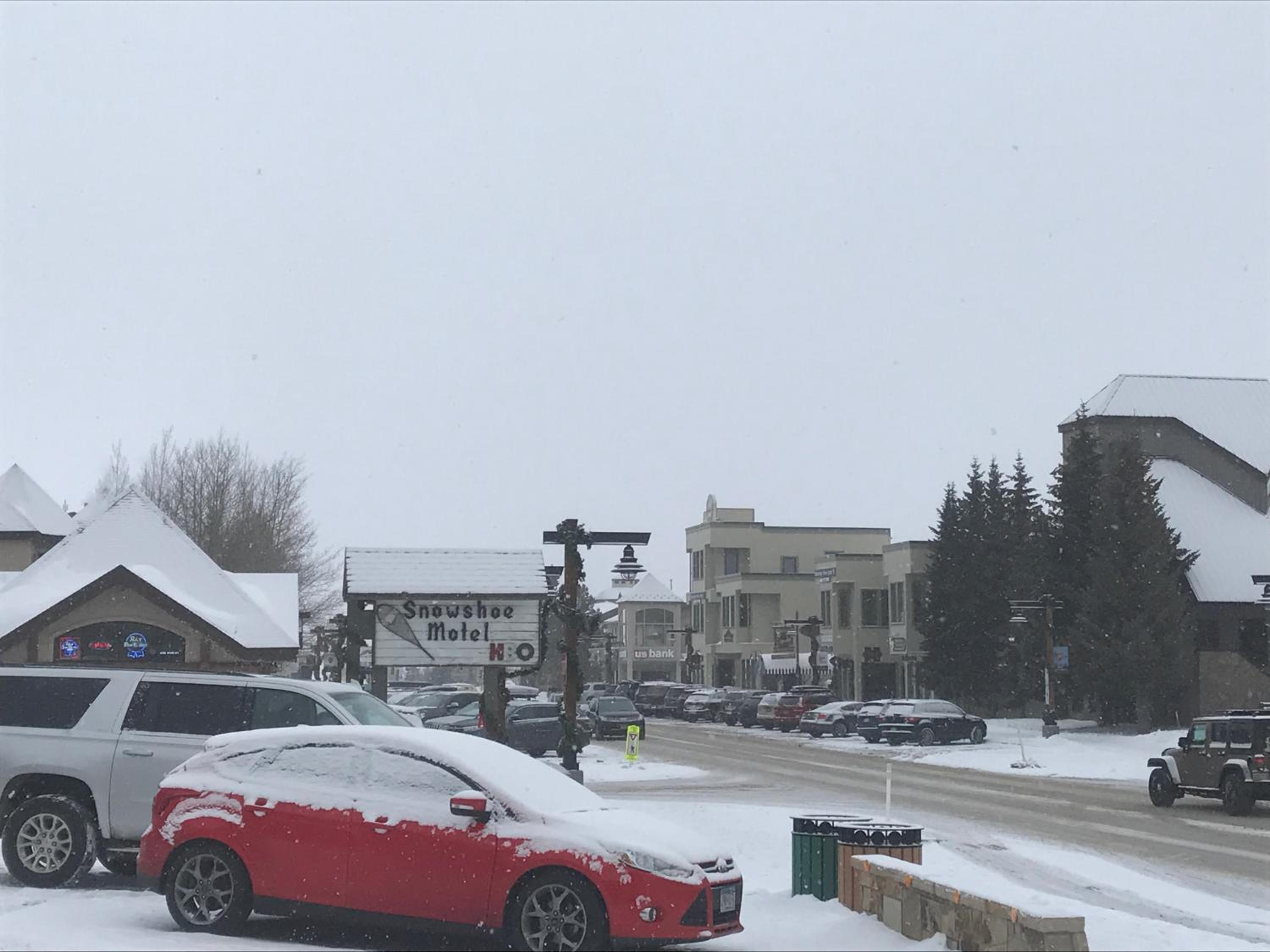 Snowshoe Motel