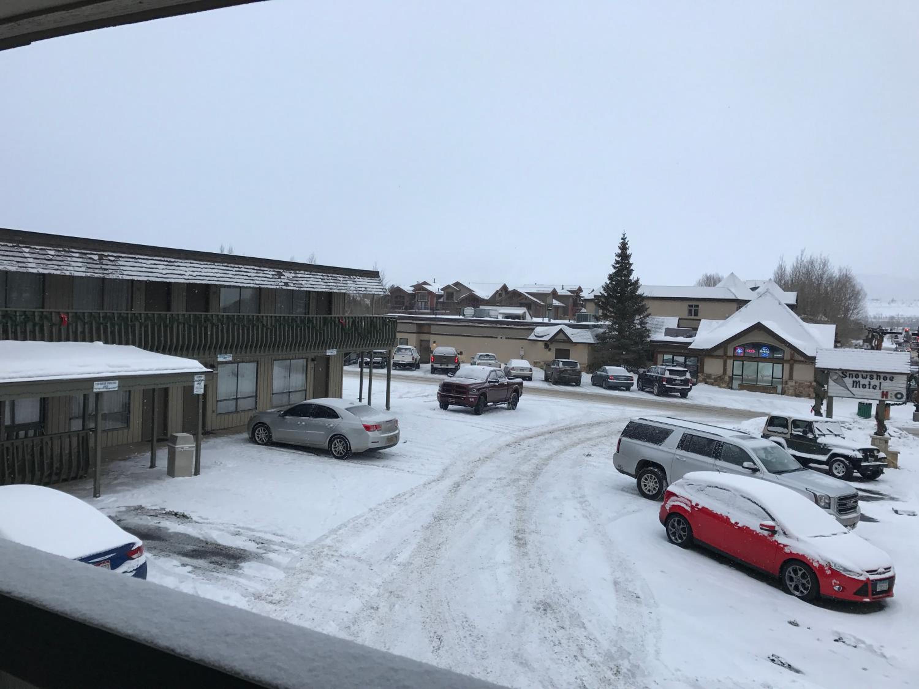 Snowshoe Motel
