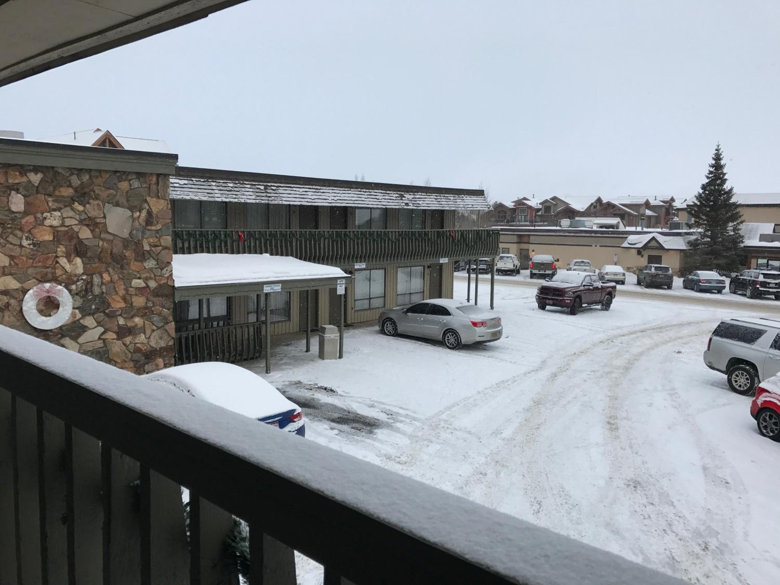 Snowshoe Motel