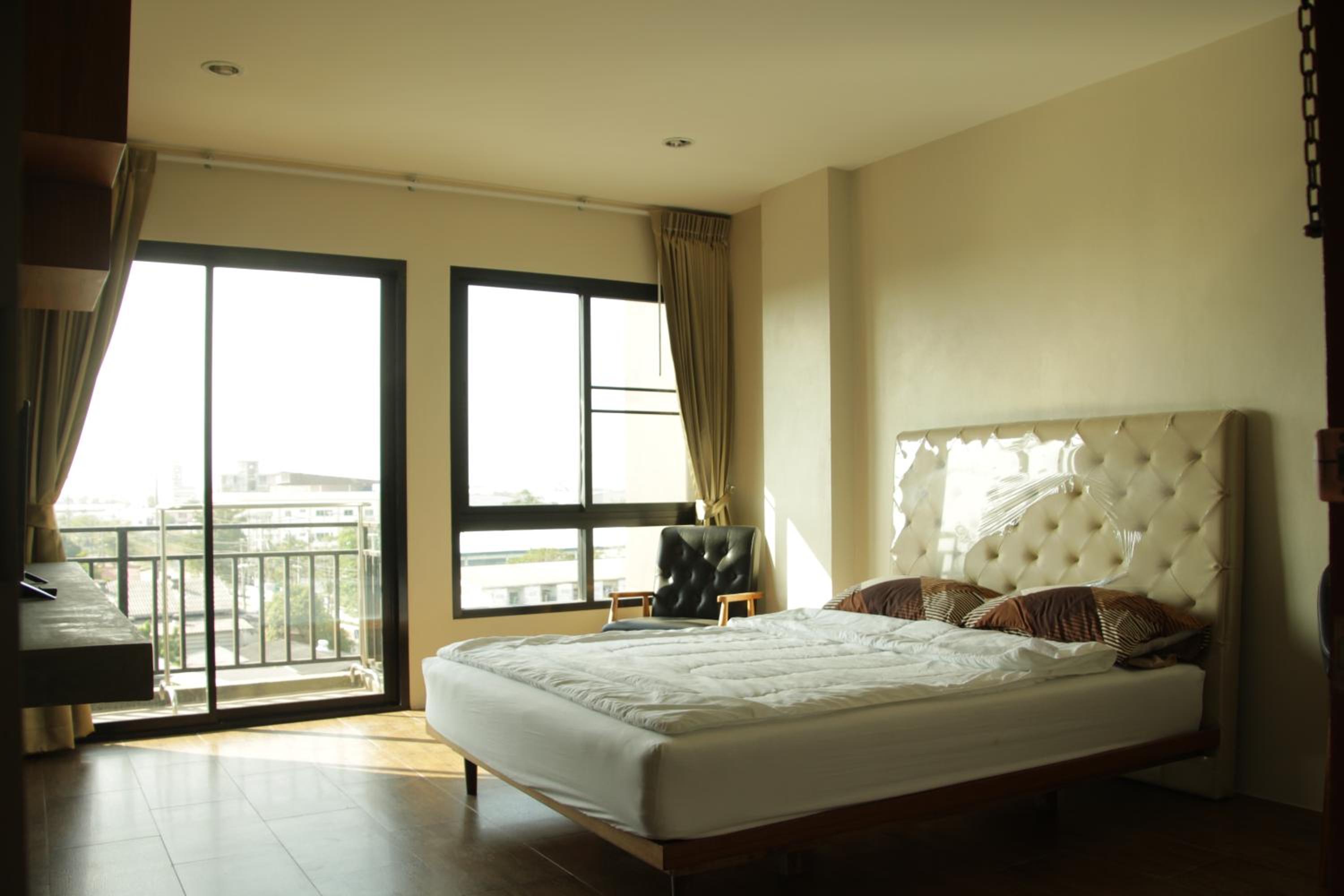 The Residence Thepkanjana