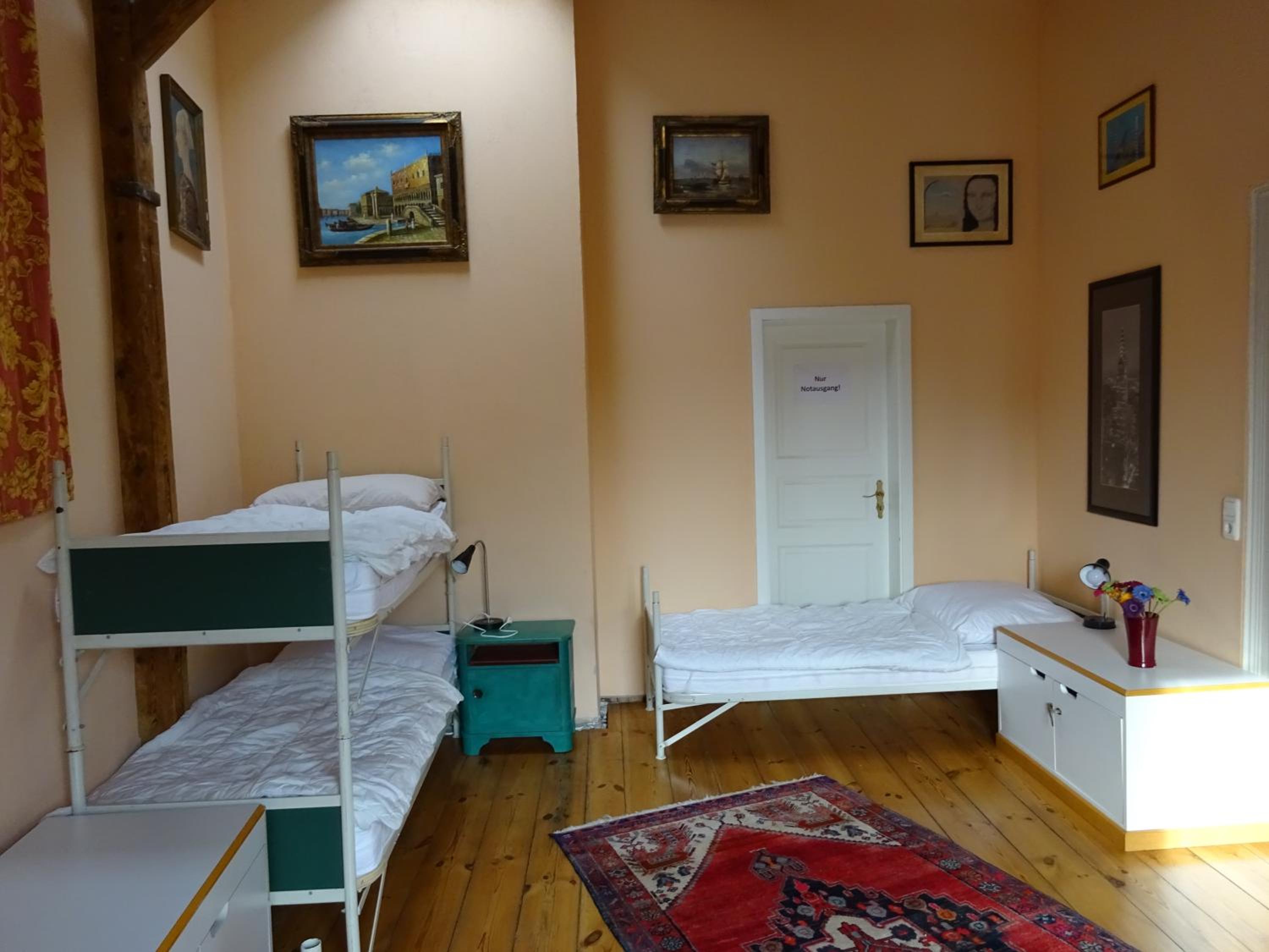 Hummel Hostel - Historische Stadtvilla mit Garten