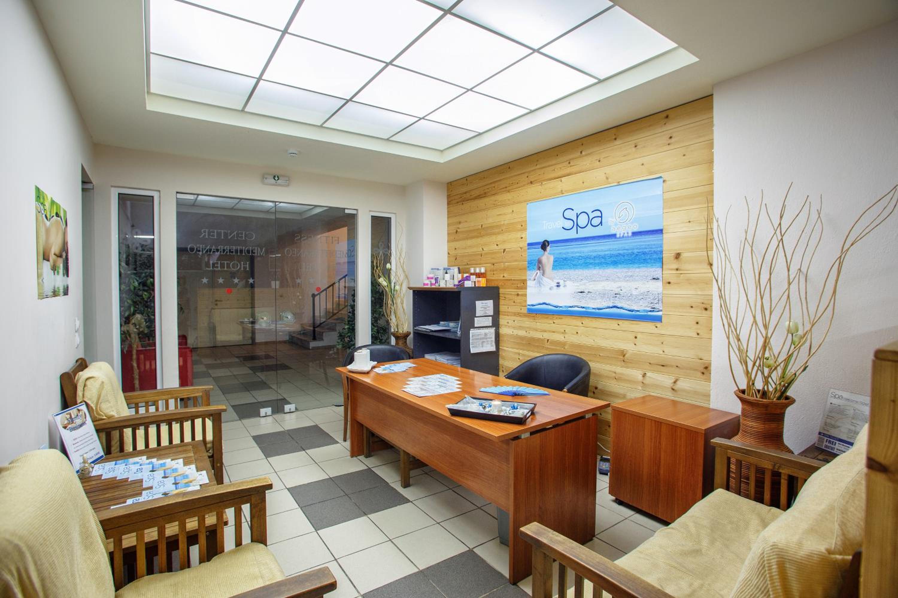 Lobby & Reception