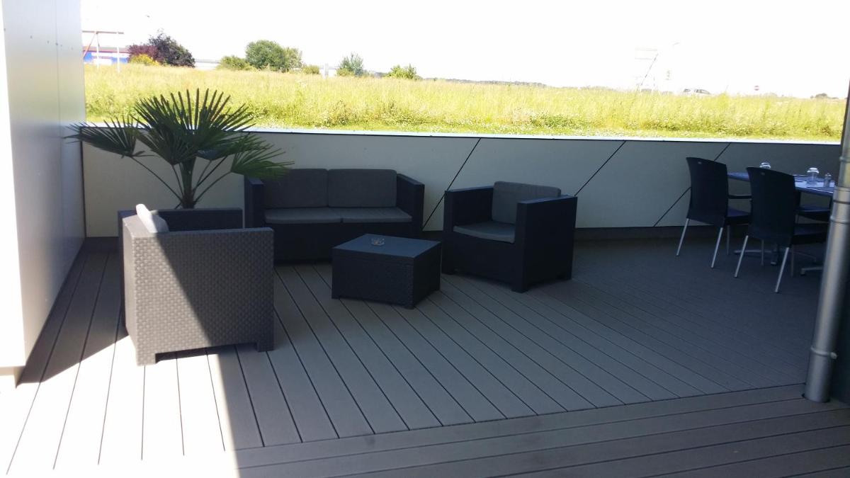 outdoor BBQ area