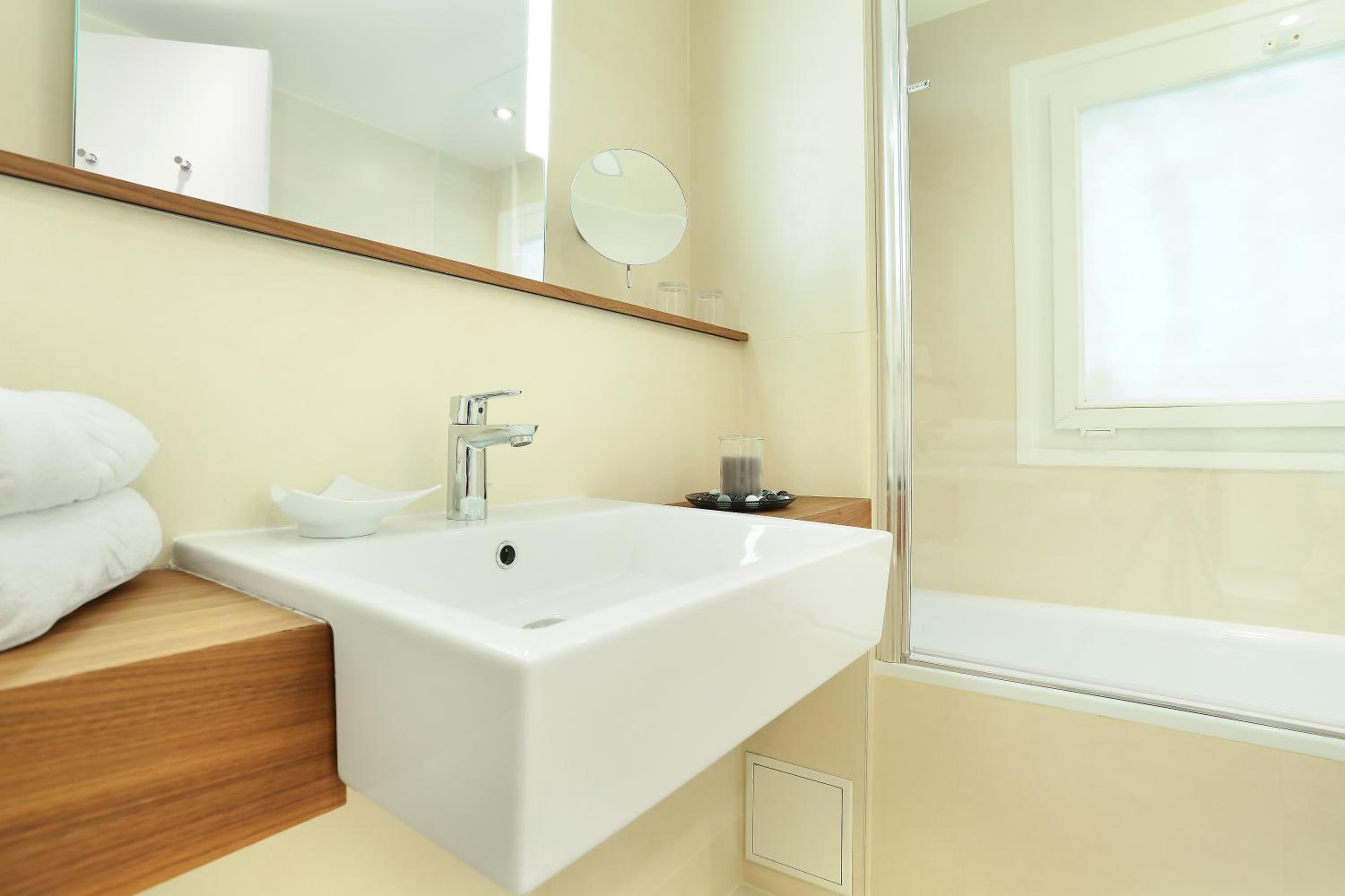 Maison Axel Opéra Paris