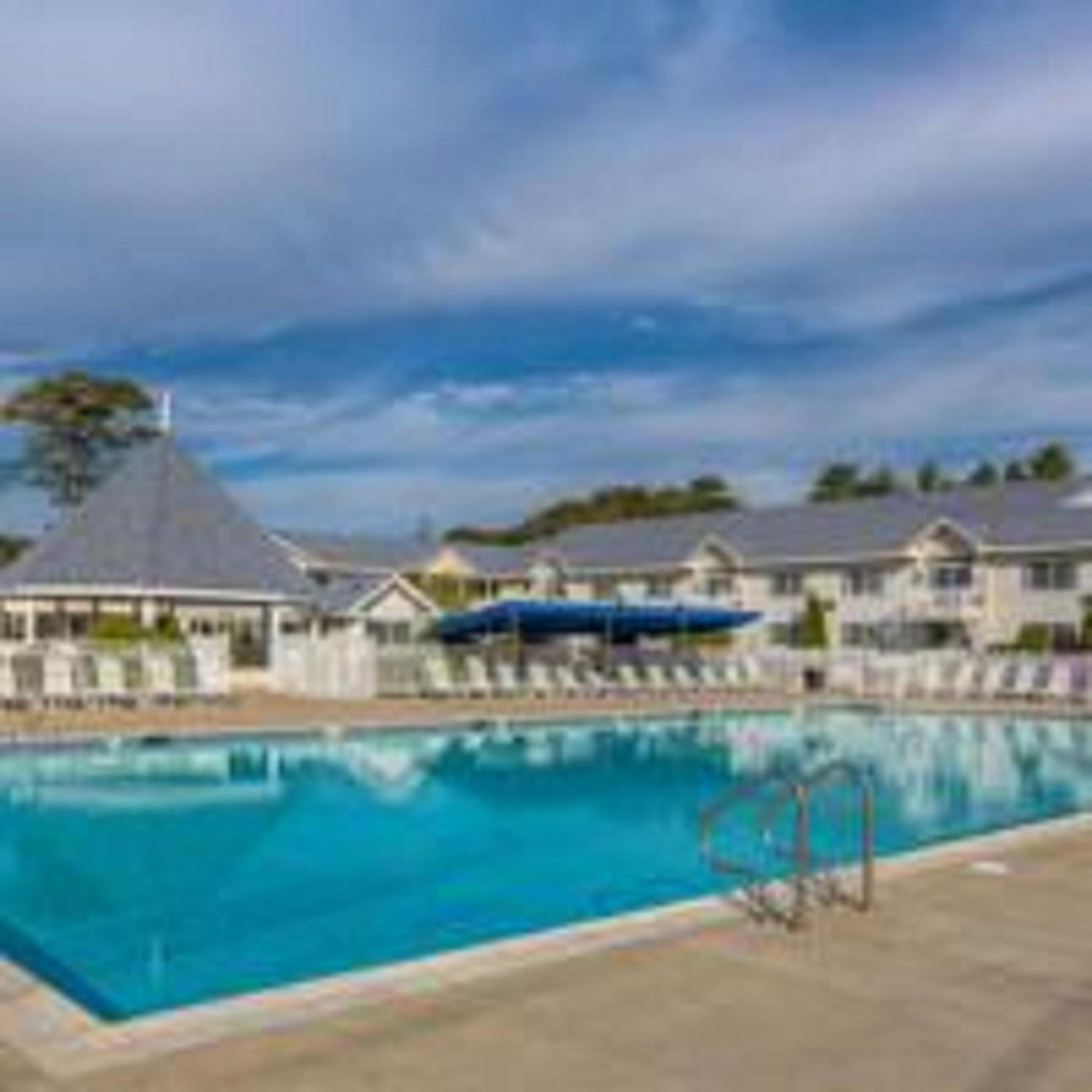 Driftaway Hotel and Pool