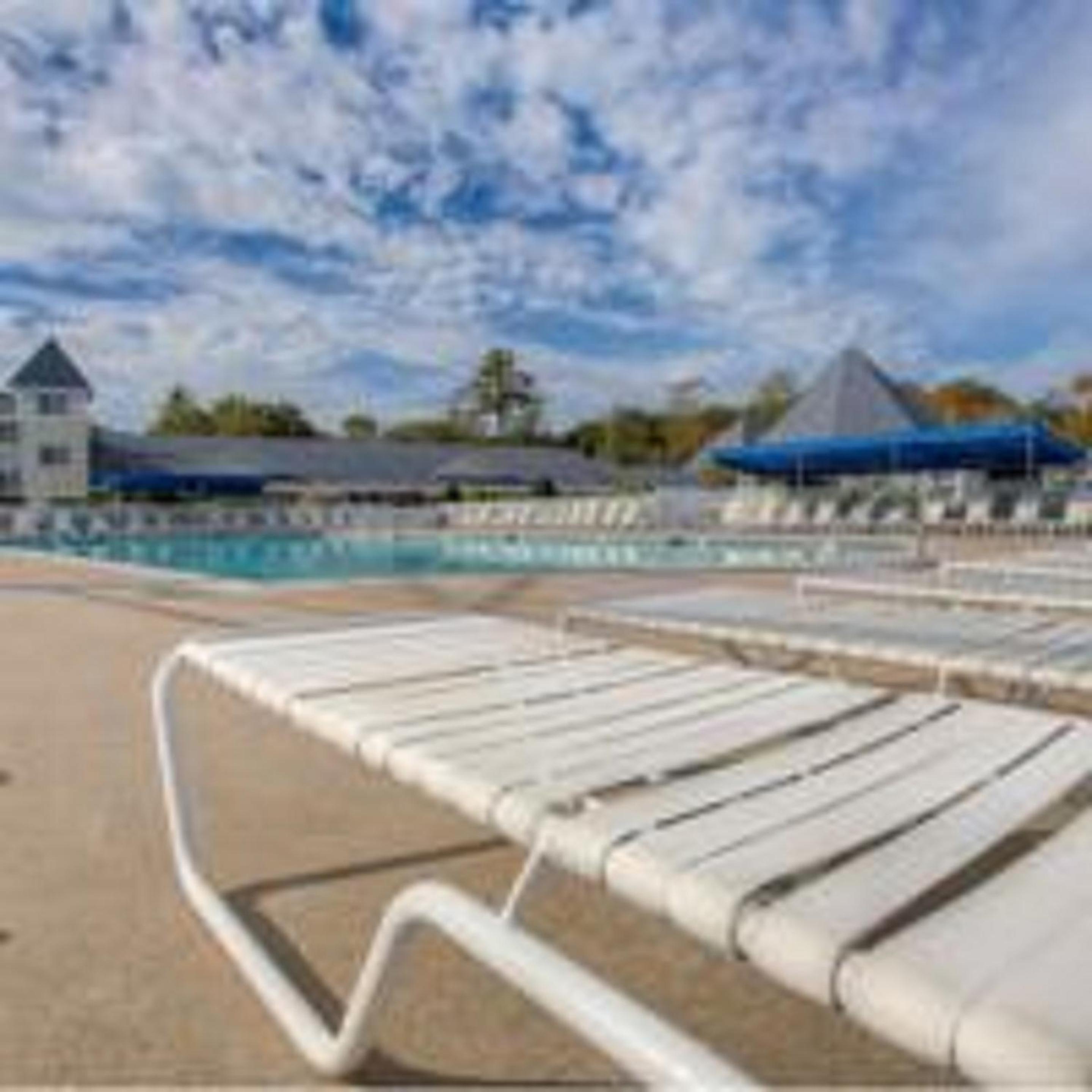 Driftaway Hotel and Pool