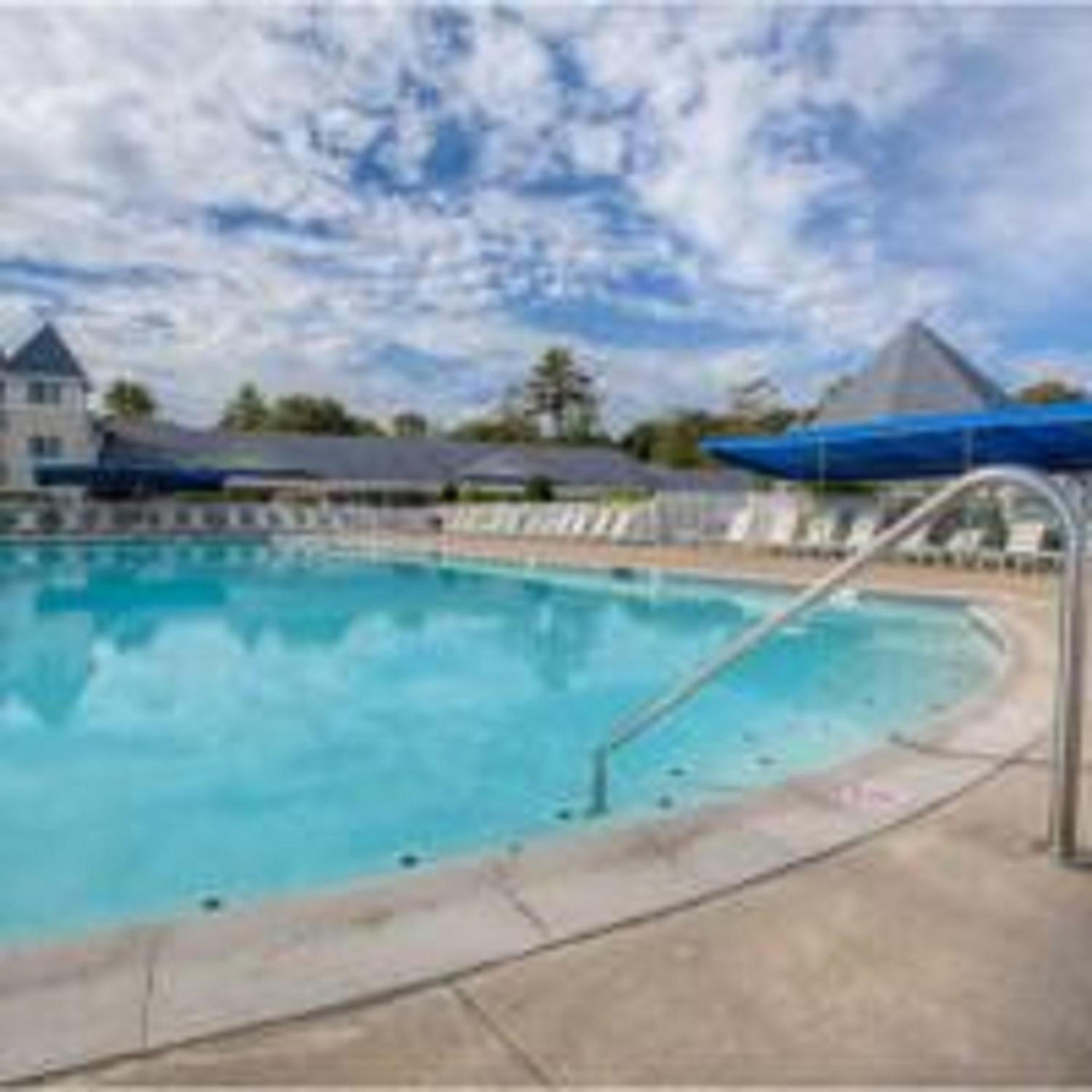 Driftaway Hotel and Pool