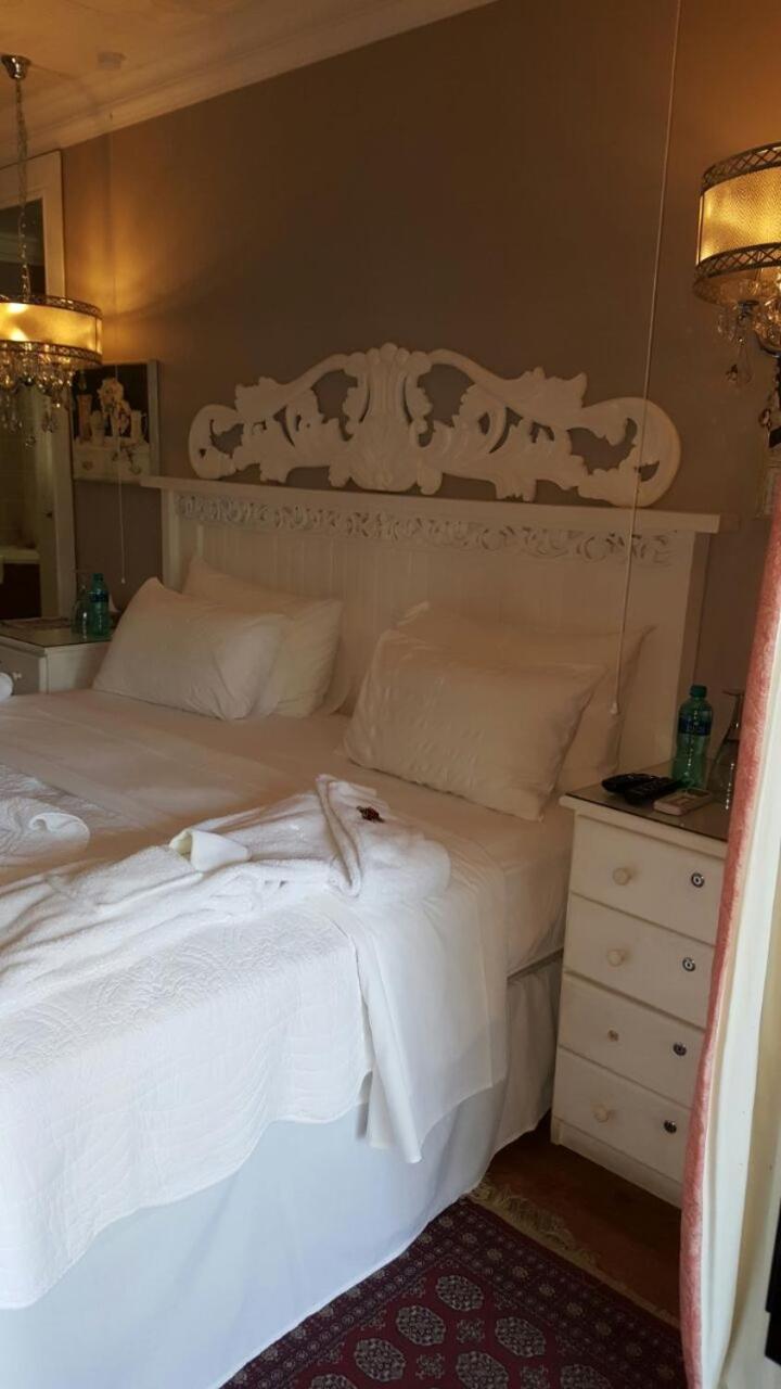 Belurana River Manor